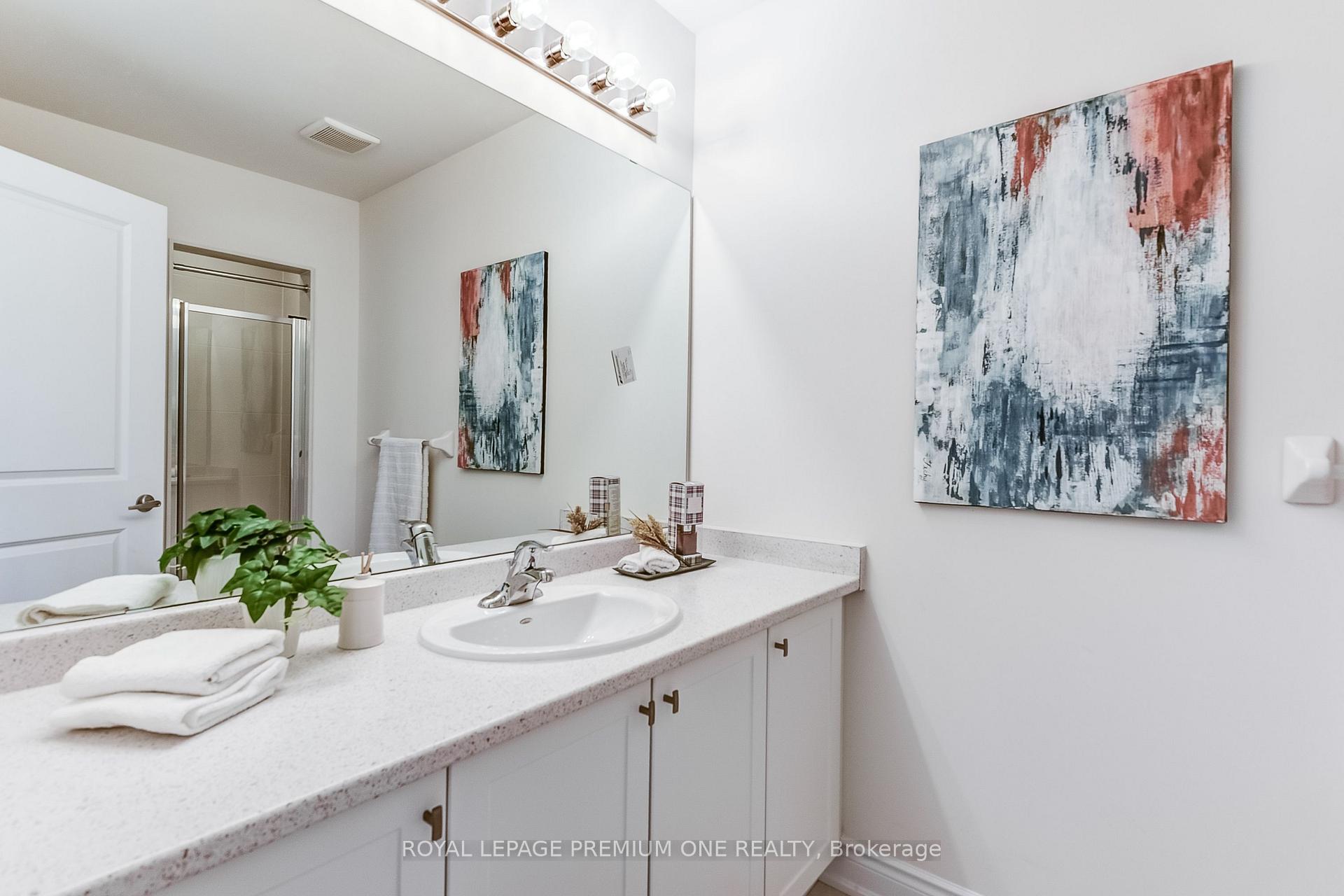Photo 14 of 44 Tennant Circle, Vaughan, Vellore Village — HOMEH