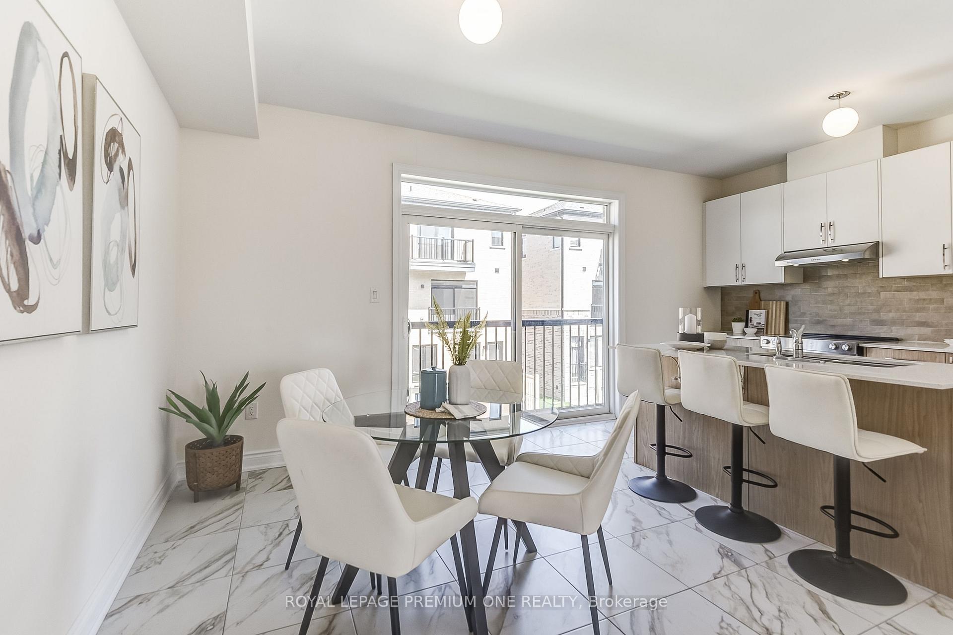 Photo 17 of 44 Tennant Circle, Vaughan, Vellore Village — HOMEH