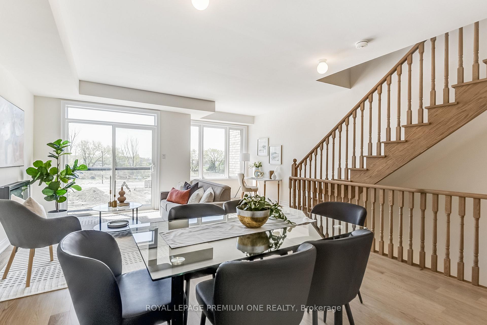 Photo 24 of 44 Tennant Circle, Vaughan, Vellore Village — HOMEH