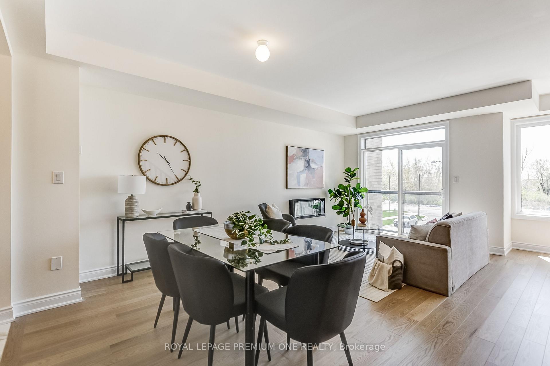 Photo 25 of 44 Tennant Circle, Vaughan, Vellore Village — HOMEH