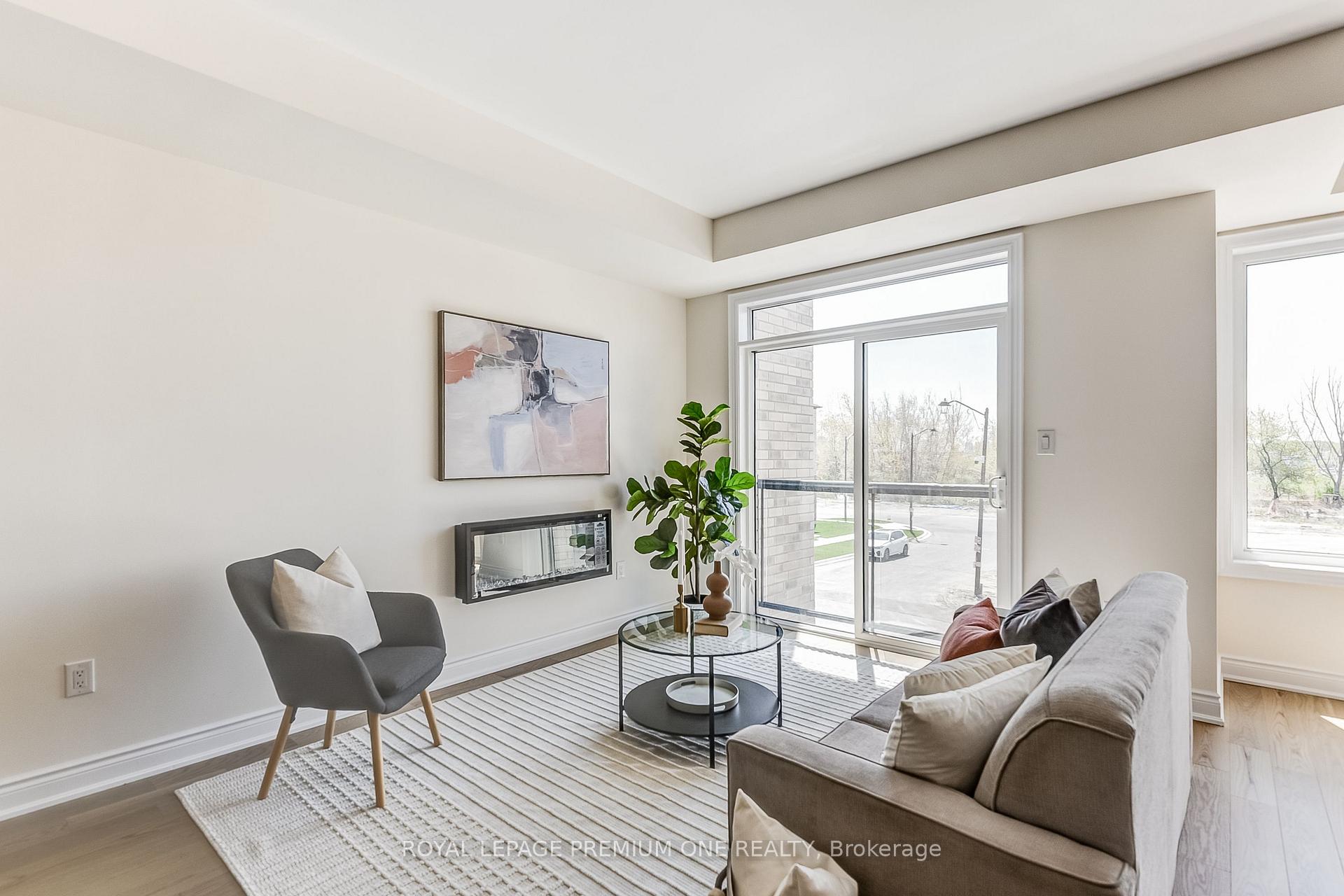 Photo 26 of 44 Tennant Circle, Vaughan, Vellore Village — HOMEH