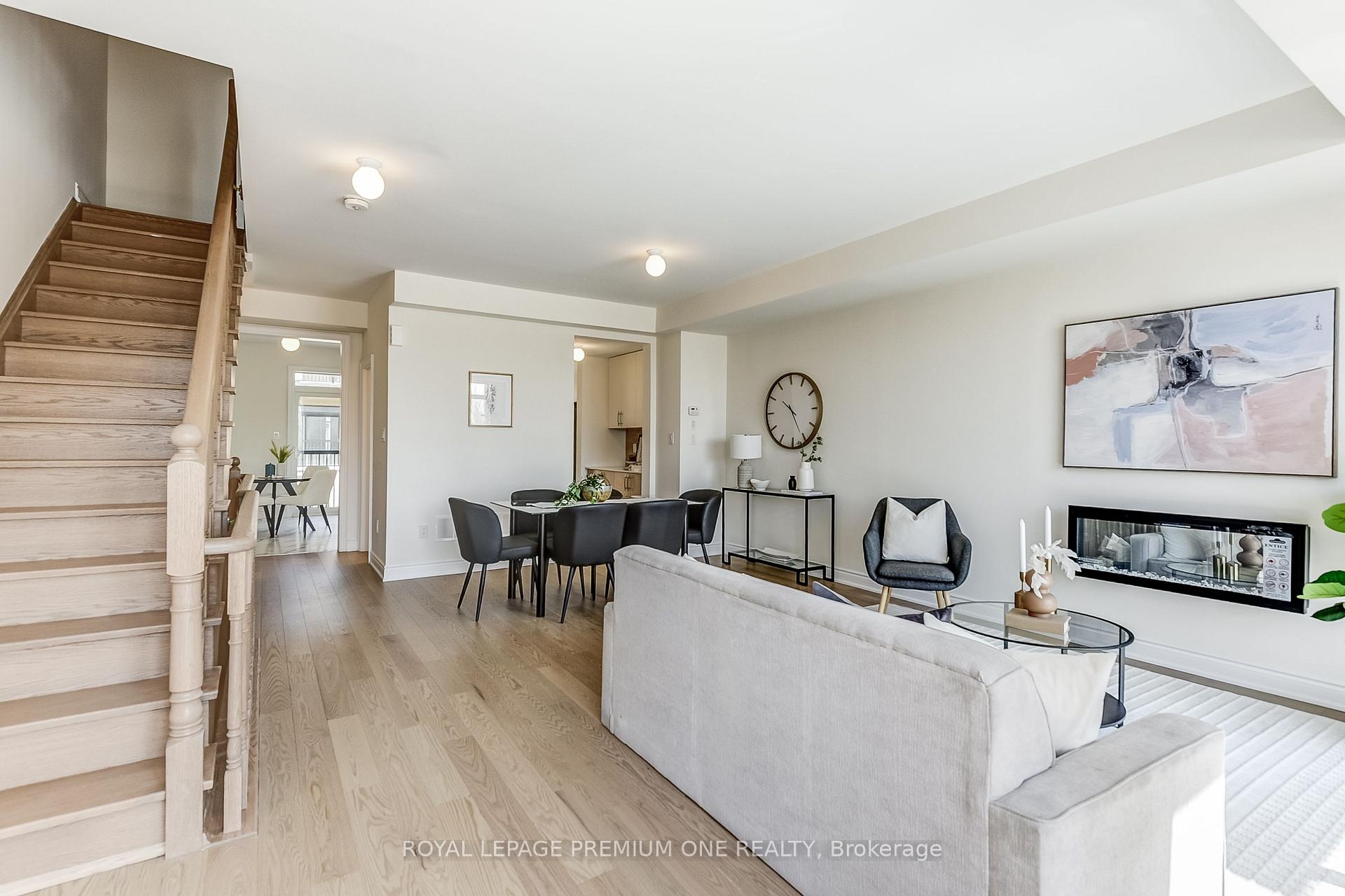 Photo 29 of 44 Tennant Circle, Vaughan, Vellore Village — HOMEH