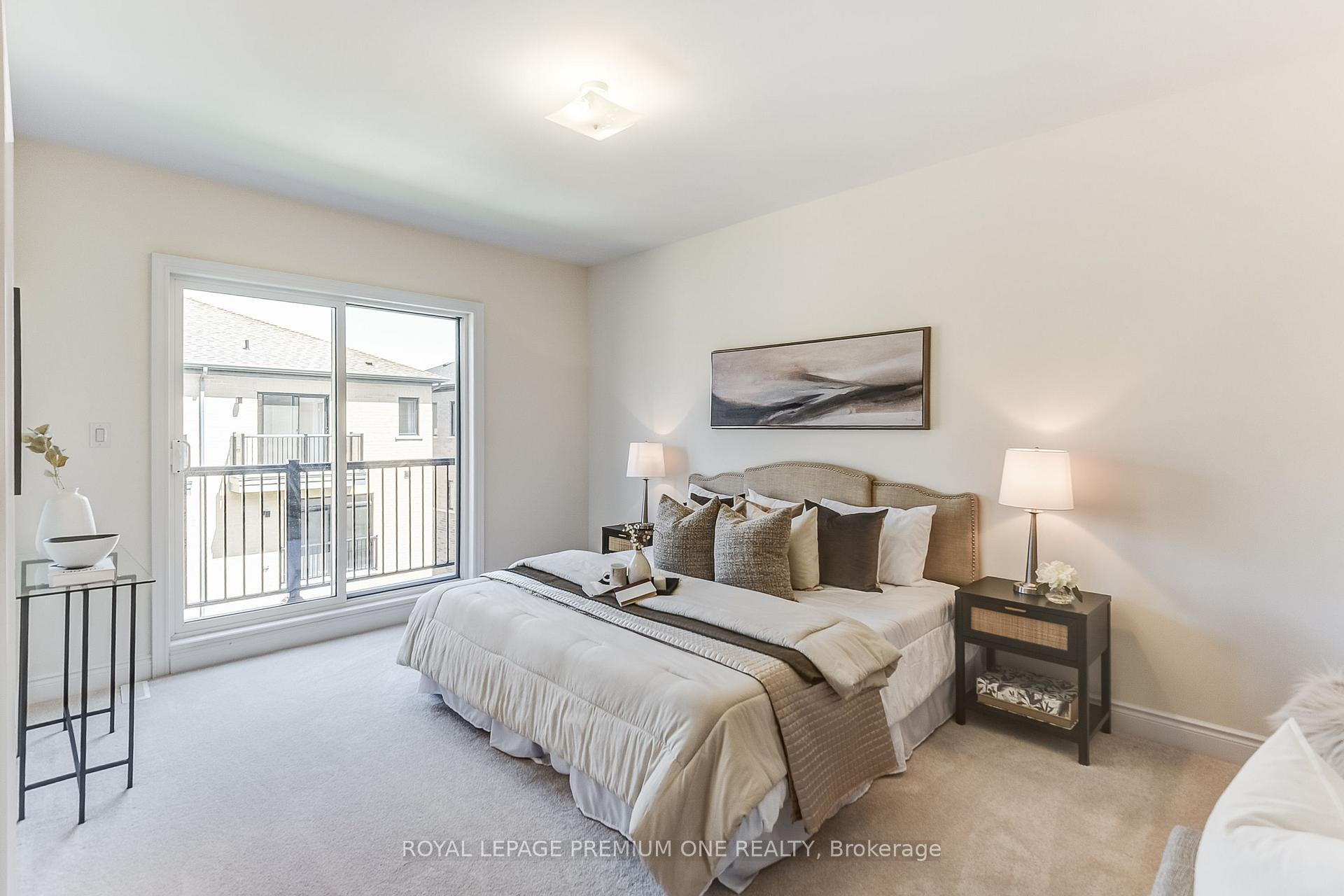 Photo 32 of 44 Tennant Circle, Vaughan, Vellore Village — HOMEH