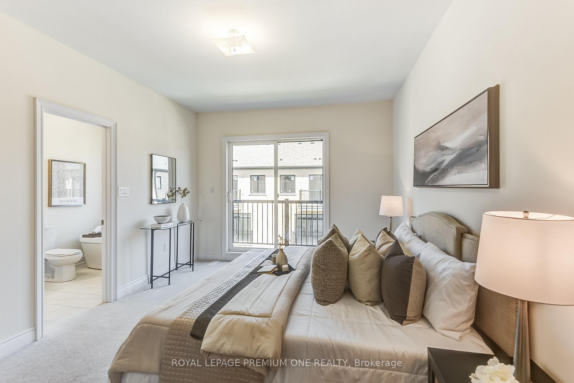 Photo 33 of 44 Tennant Circle, Vaughan, Vellore Village — HOMEH