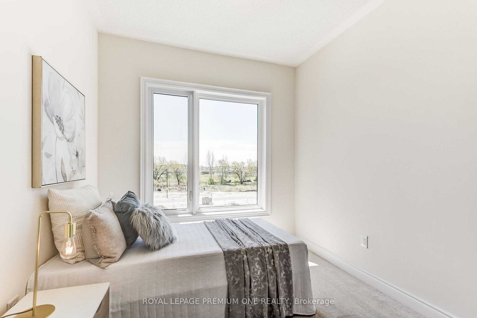 Photo 38 of 44 Tennant Circle, Vaughan, Vellore Village — HOMEH