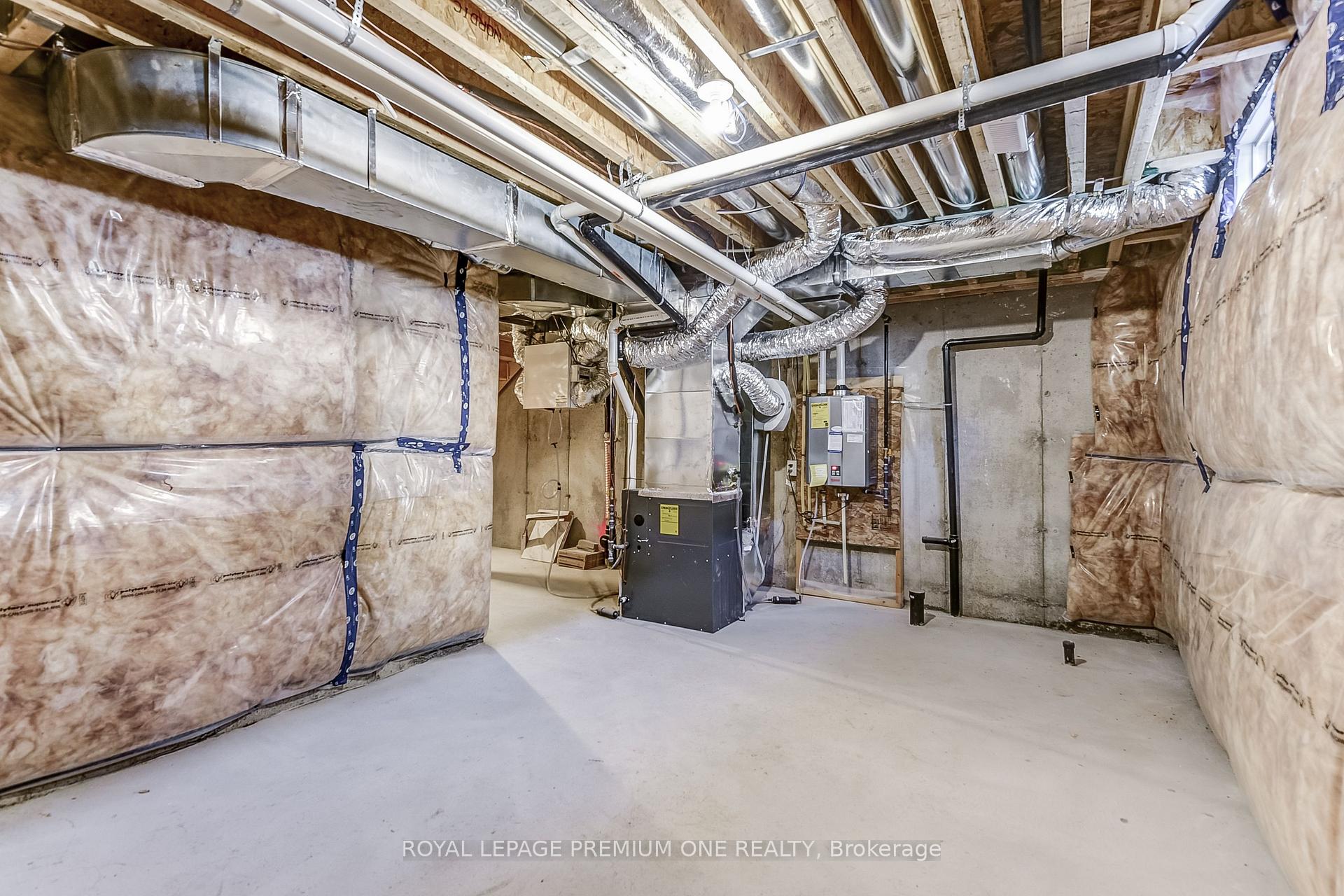 Photo 45 of 44 Tennant Circle, Vaughan, Vellore Village — HOMEH