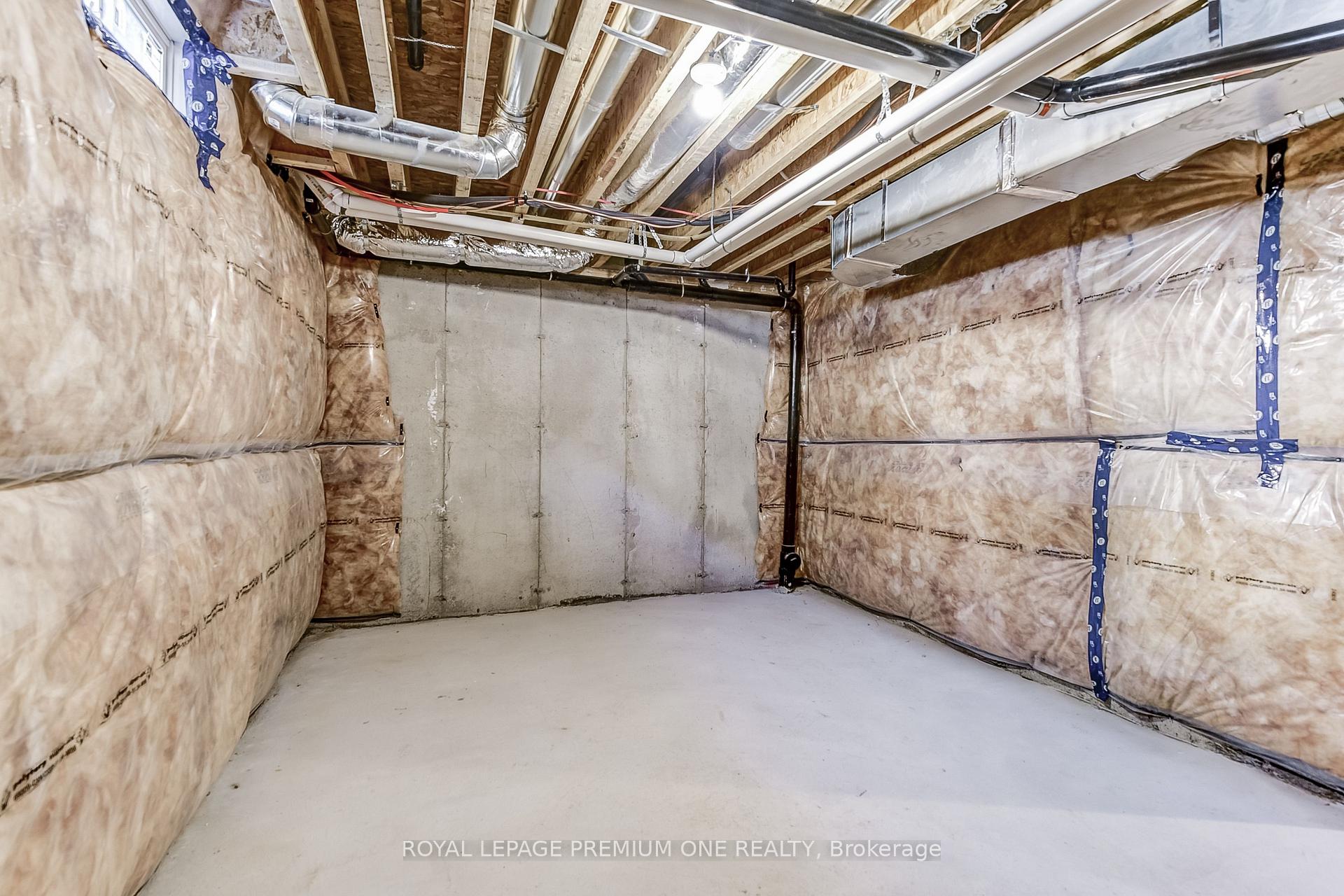 Photo 46 of 44 Tennant Circle, Vaughan, Vellore Village — HOMEH