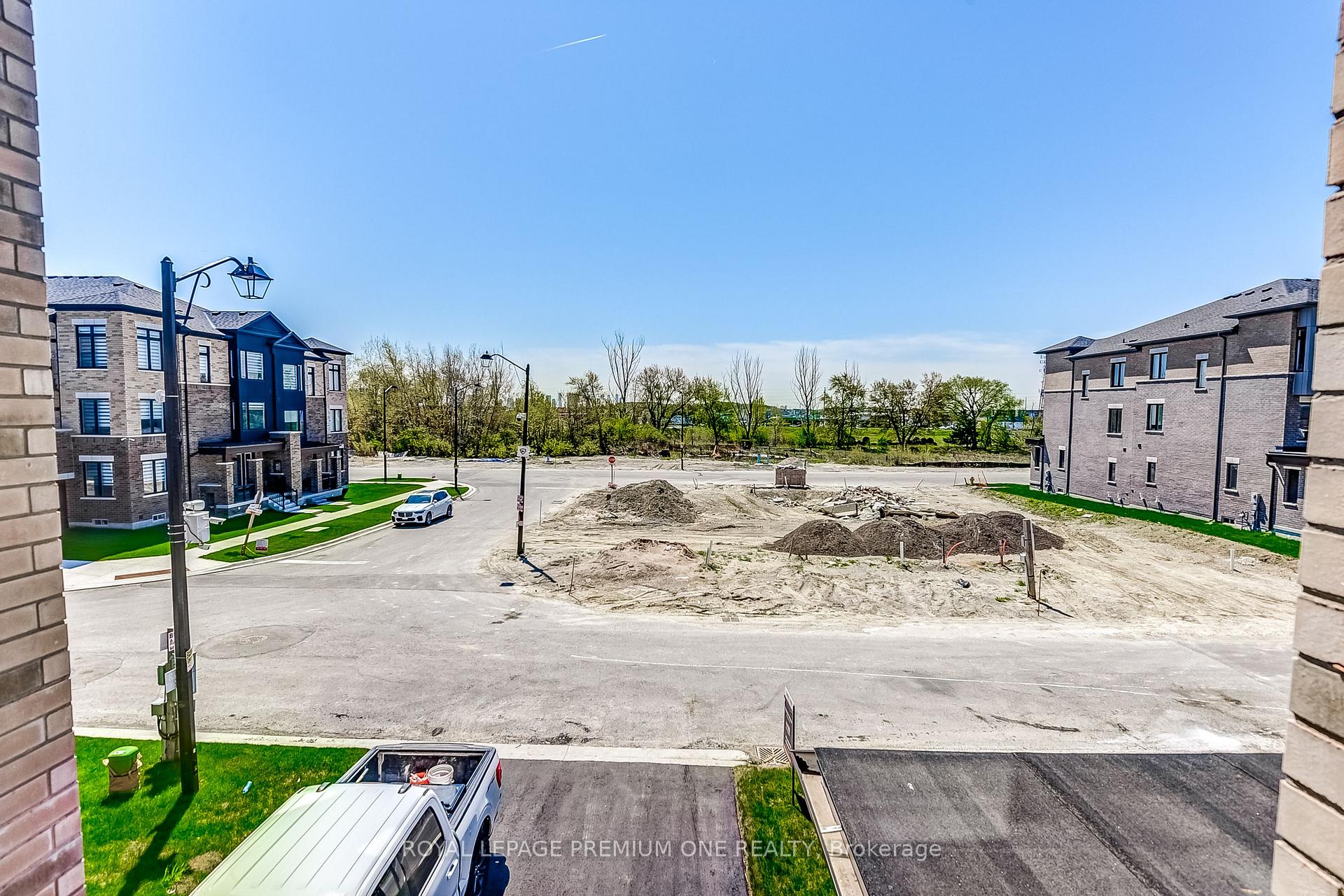 Photo 47 of 44 Tennant Circle, Vaughan, Vellore Village — HOMEH