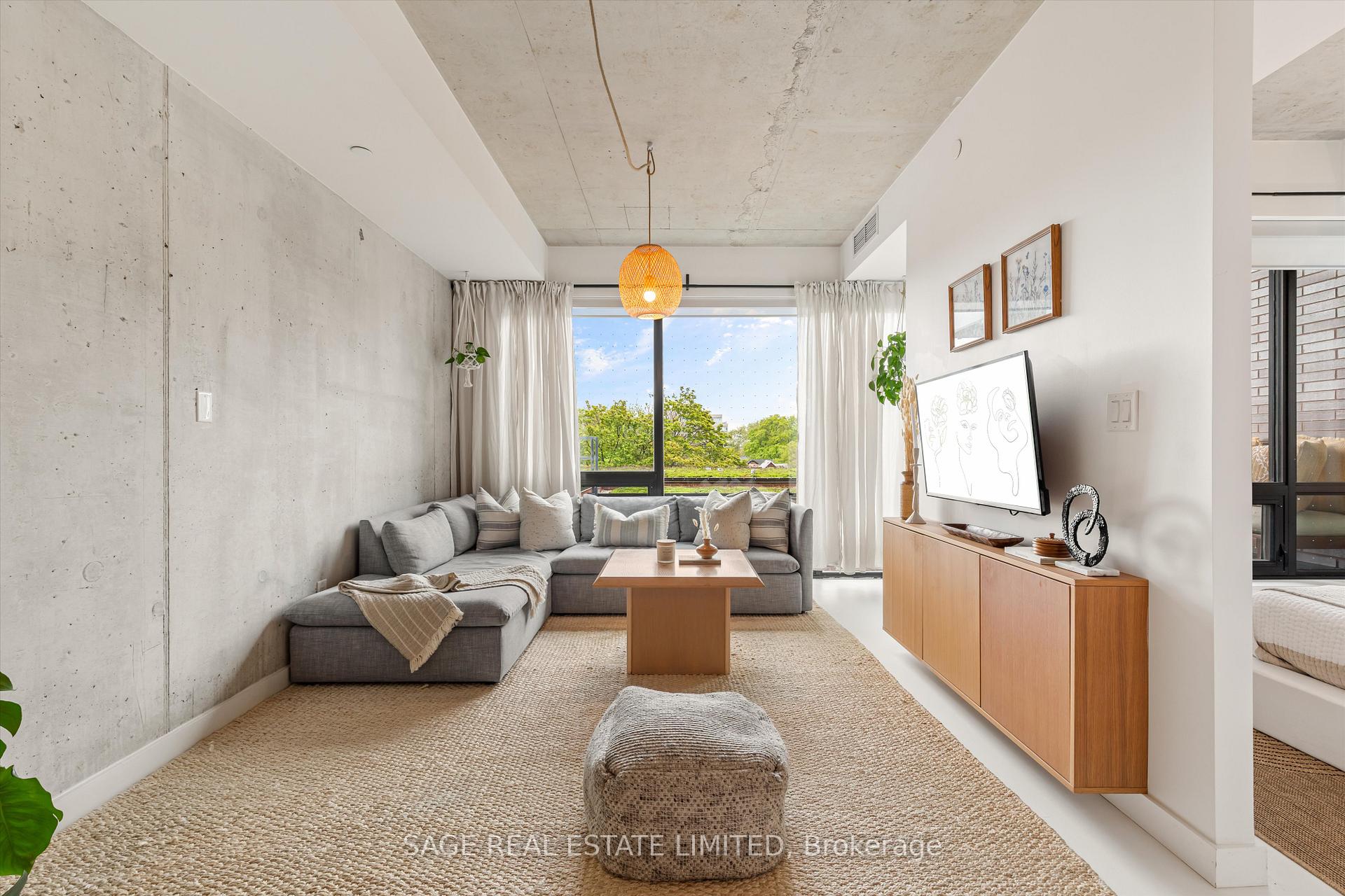 Front of Unit 406, 246 Logan Avenue