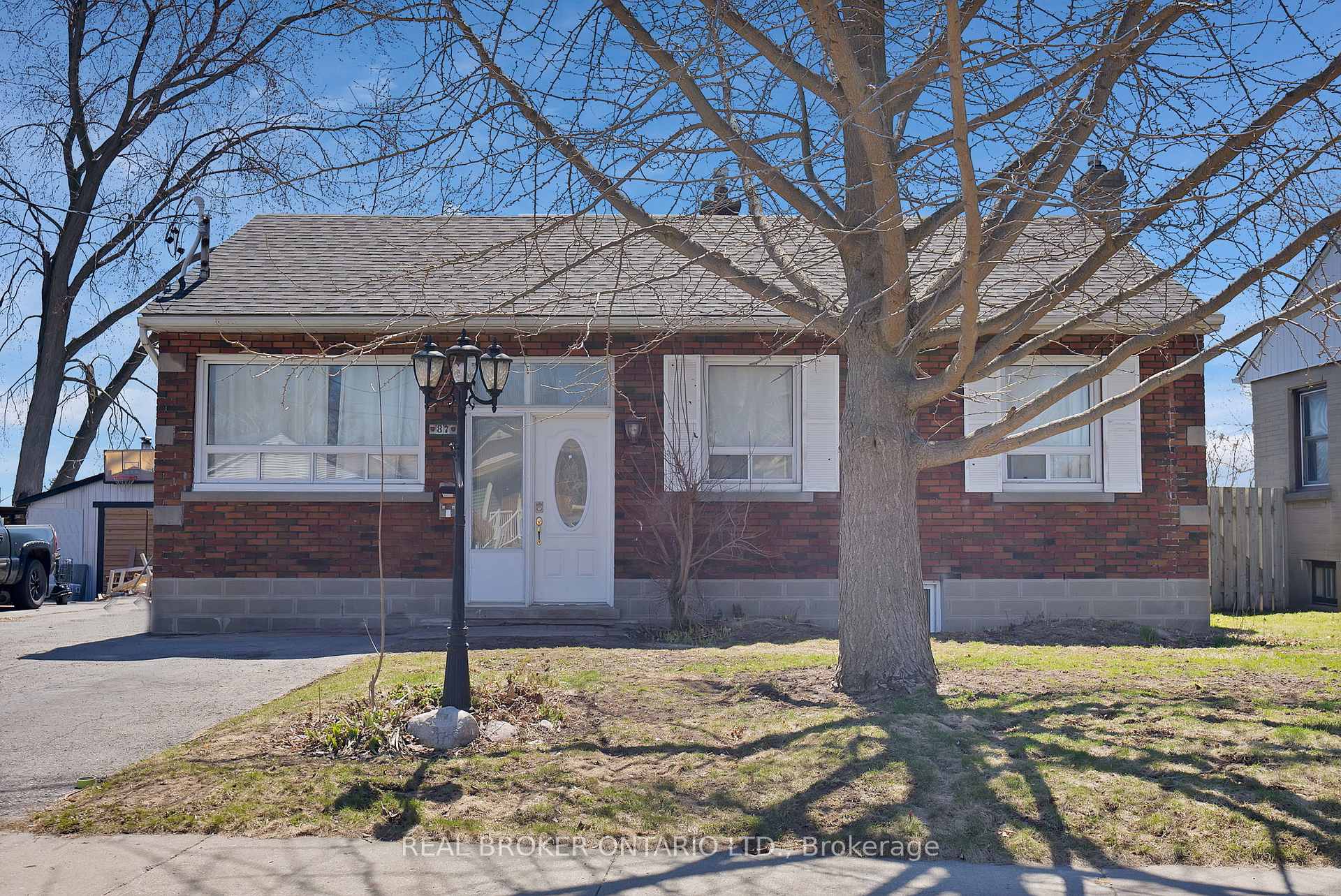 Front of Bsmt, 87 Wellington Avenue W