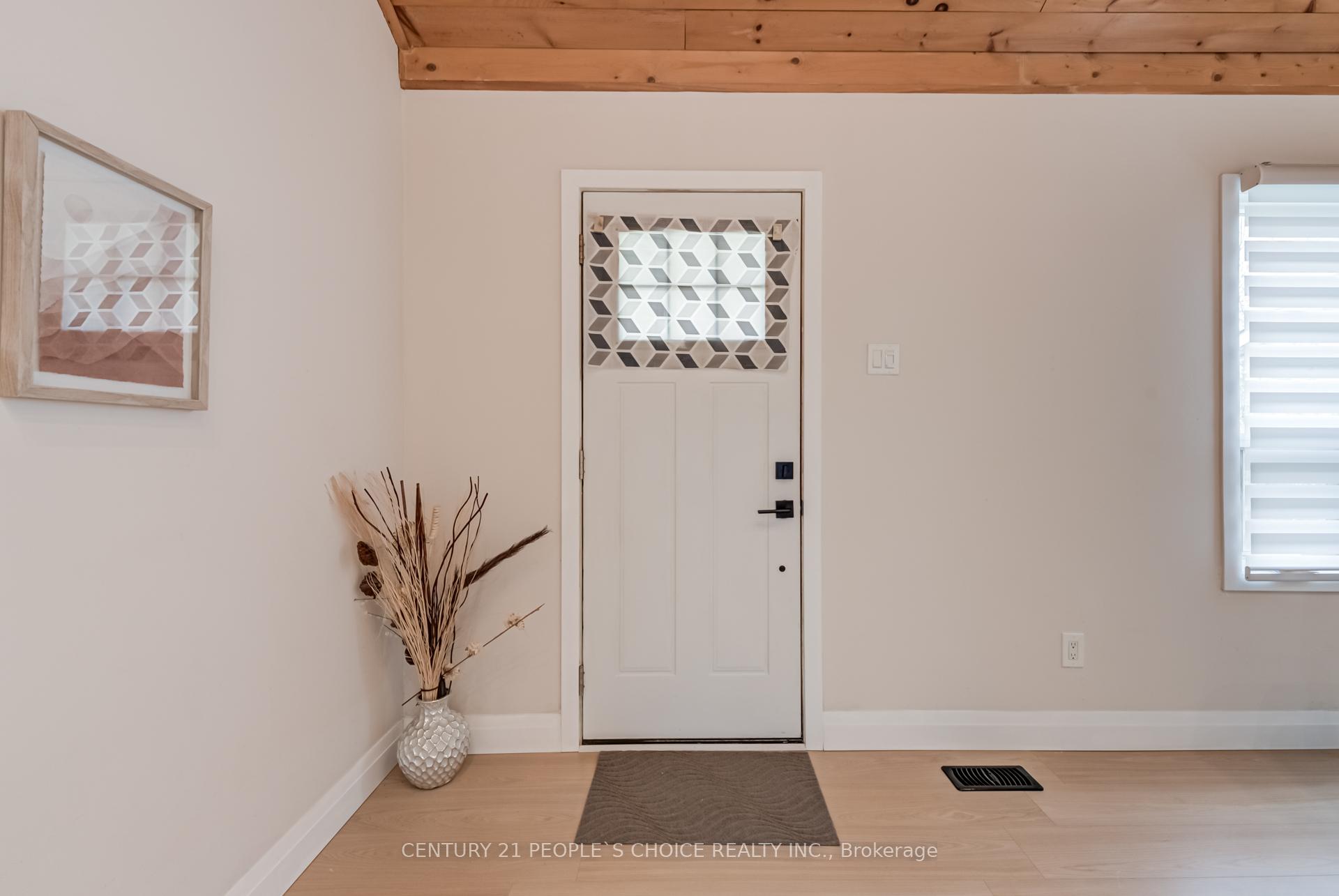 Photo 4 of 13 Tudor Avenue, Ajax, Central — HOMEH