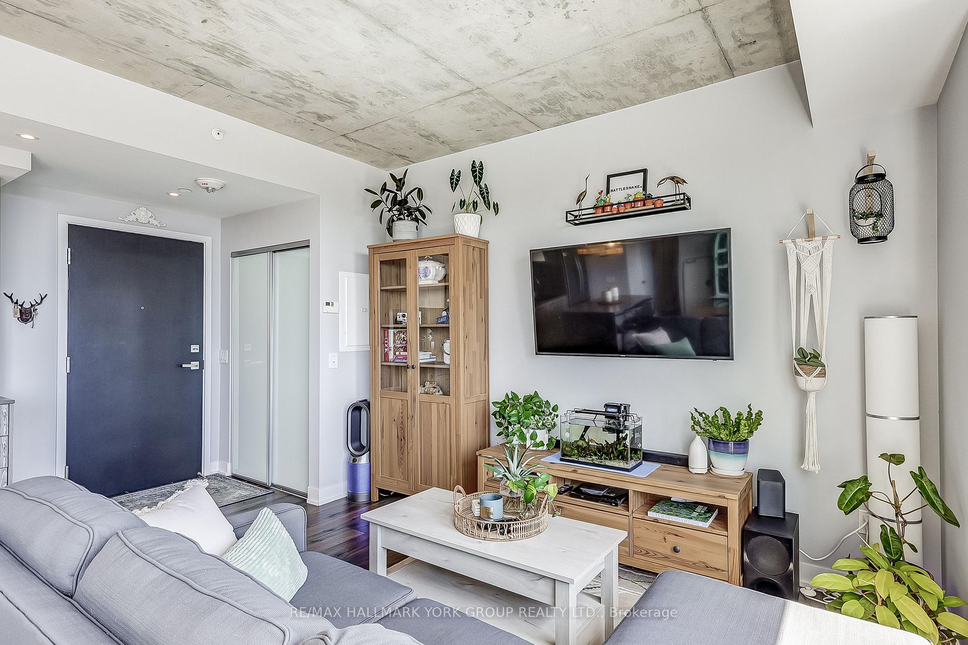 Photo 5 of Unit 601, 665 Kingston Road, Toronto, The Beaches — HOMEH