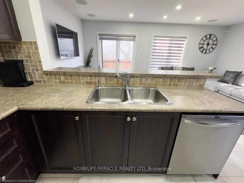 Photo 18 of Unit 33, 615 Rymal Road E, Hamilton, Butler — HOMEH