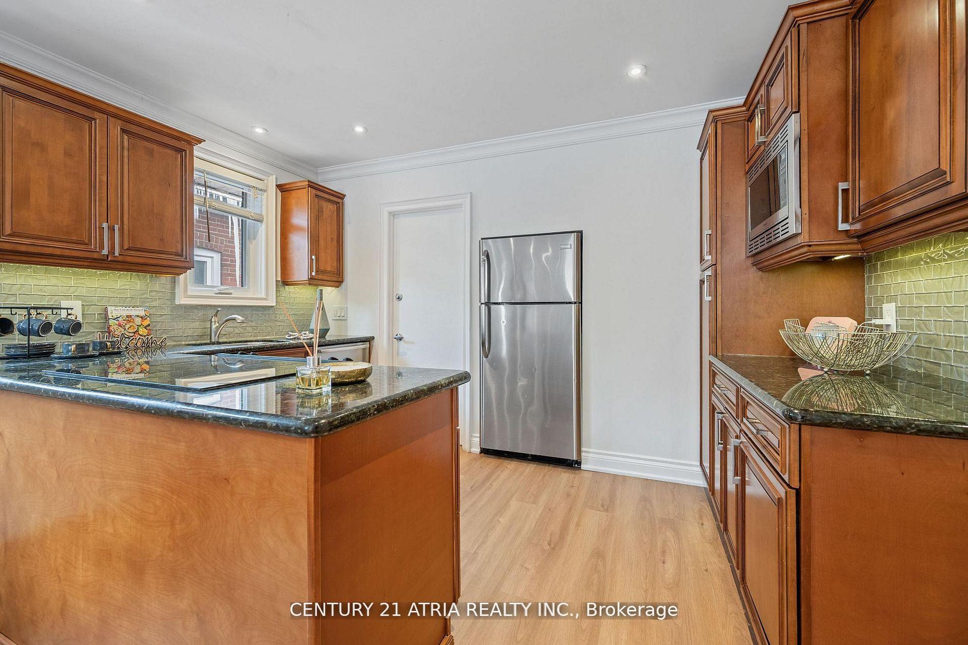 Photo 23 of Unit 2nd Flr, 63 Burnaby Boulevard, Toronto, Lawrence Park South — HOMEH