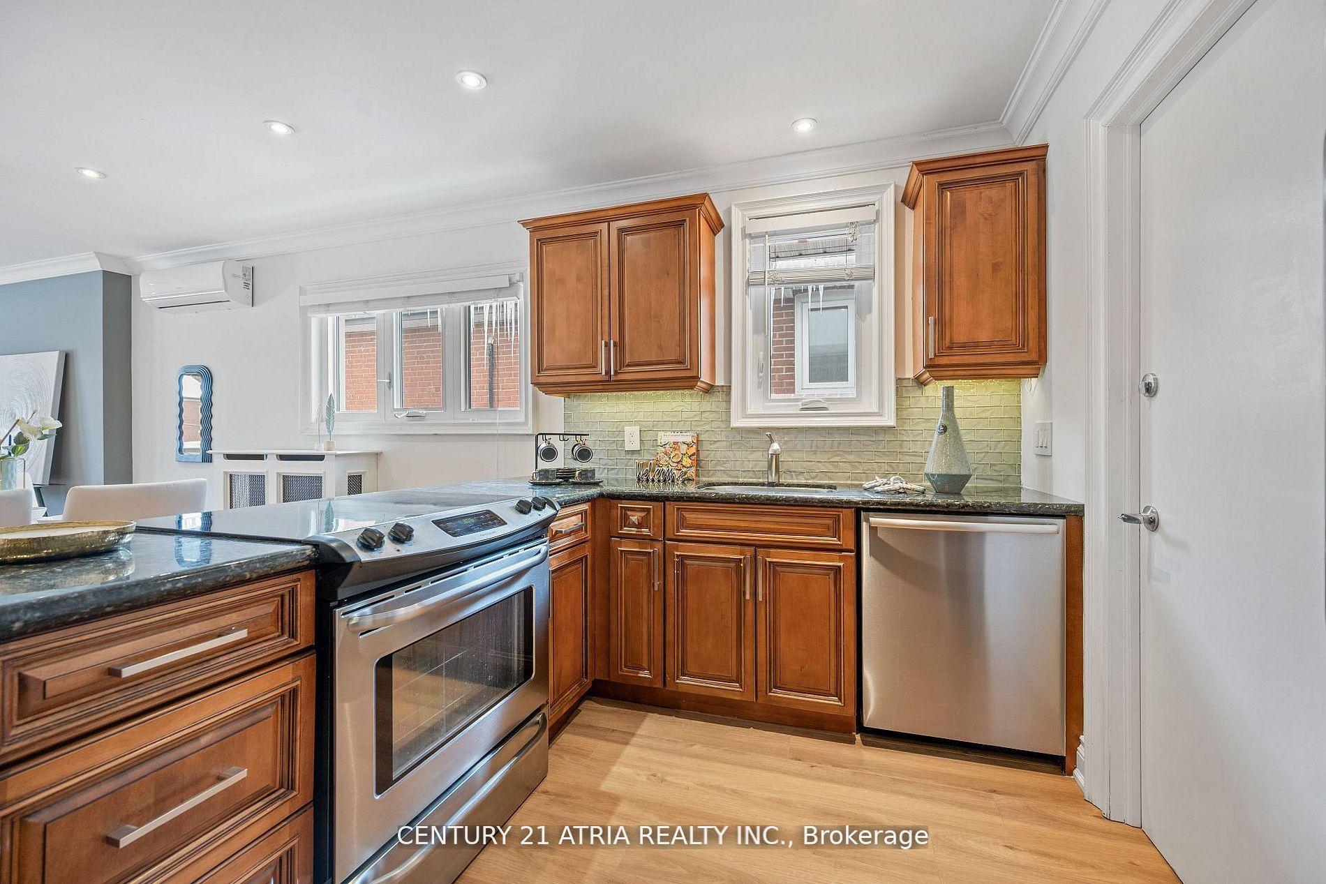 Photo 24 of Unit 2nd Flr, 63 Burnaby Boulevard, Toronto, Lawrence Park South — HOMEH