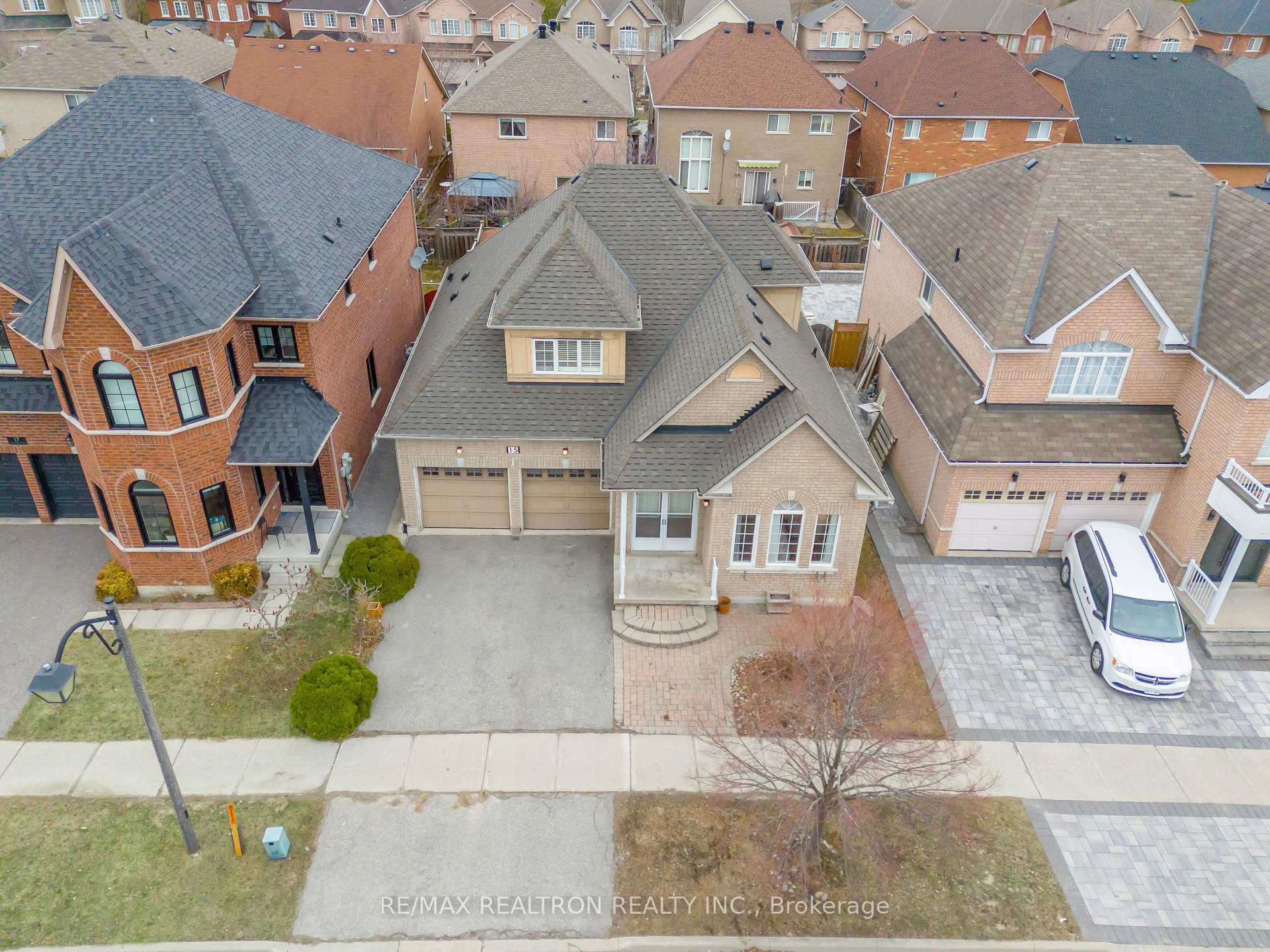 Photo 2 of 15 Chancery Road, Markham, Greensborough — HOMEH
