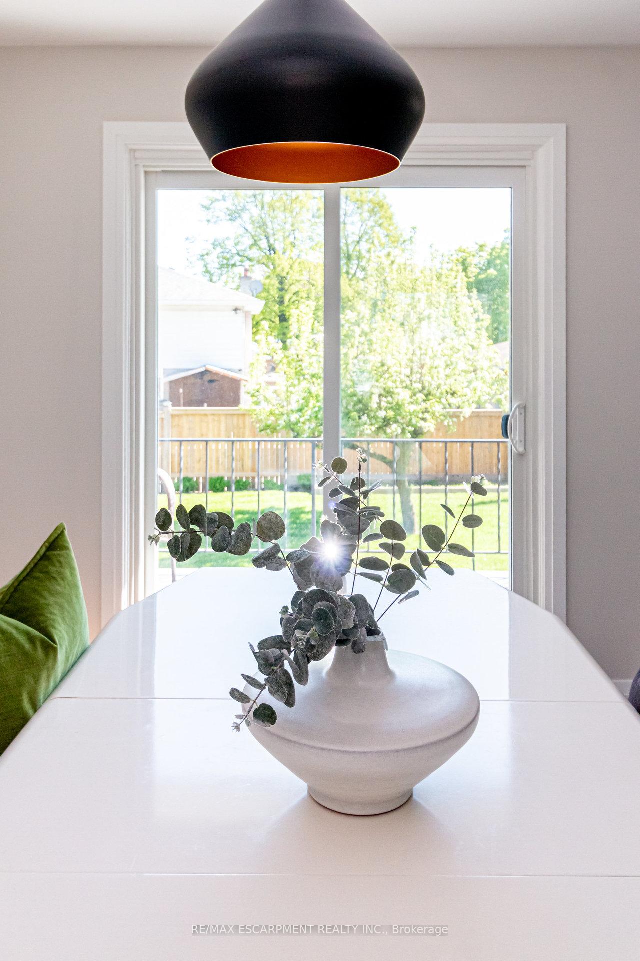 Photo 33 of 30 Donlea Drive, Hamilton, Sherwood — HOMEH