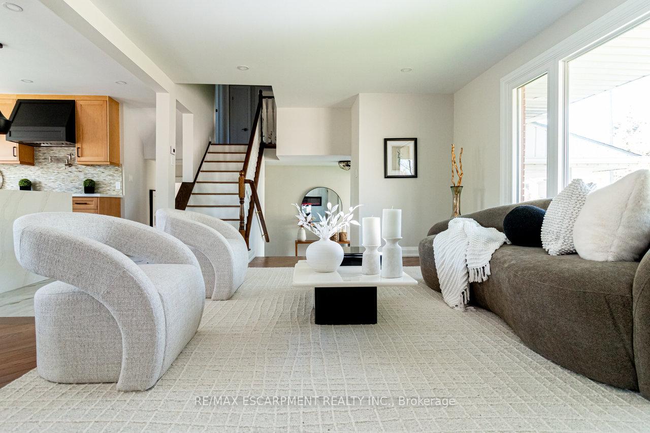 Photo 11 of 30 Donlea Drive, Hamilton, Sherwood — HOMEH