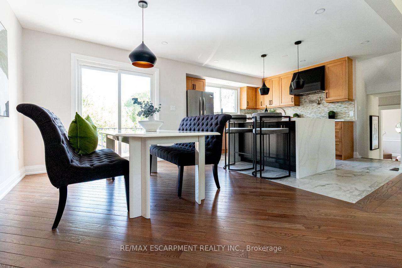Photo 12 of 30 Donlea Drive, Hamilton, Sherwood — HOMEH