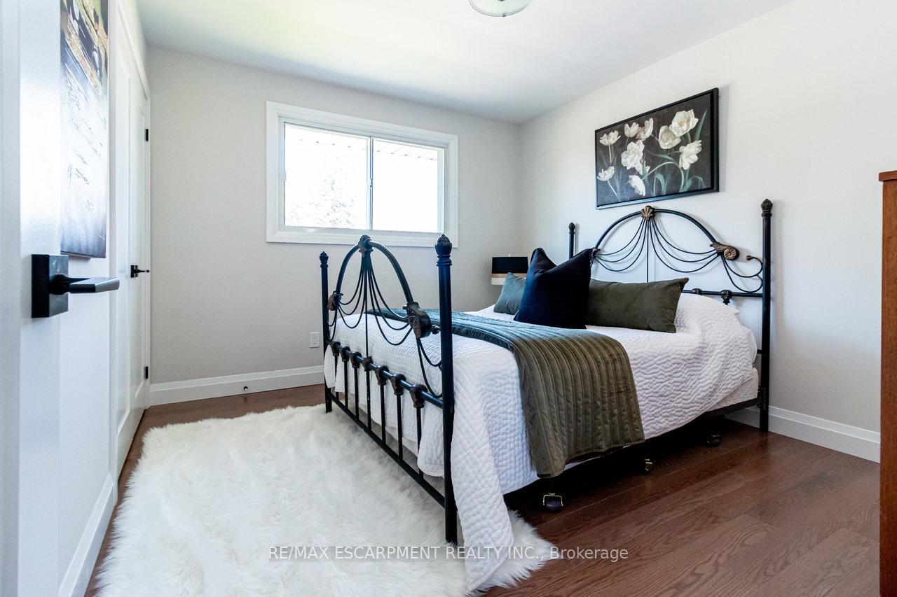 Photo 21 of 30 Donlea Drive, Hamilton, Sherwood — HOMEH