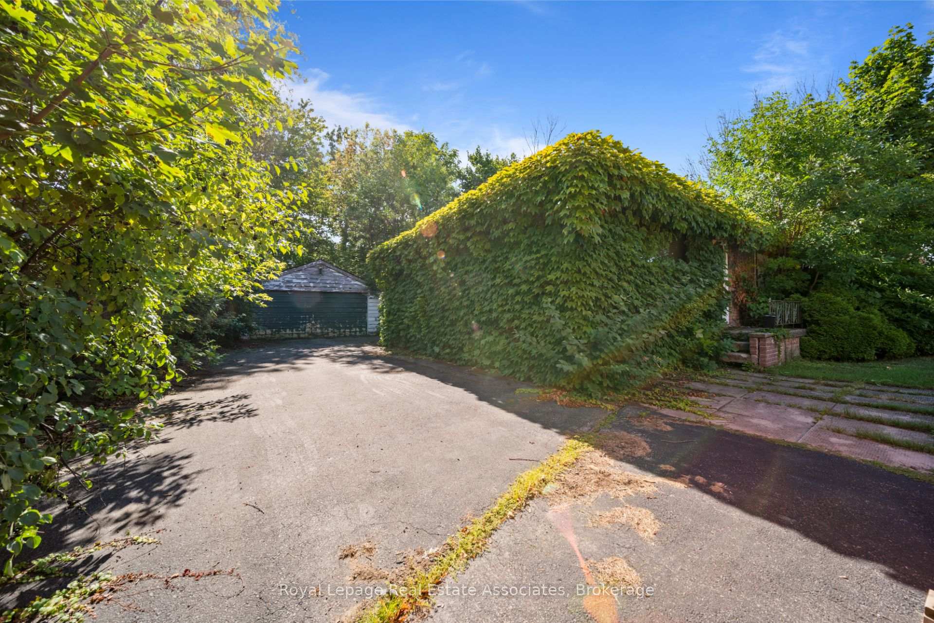 Photo 9 of 178 Boxley Road, Burlington, Appleby — HOMEH