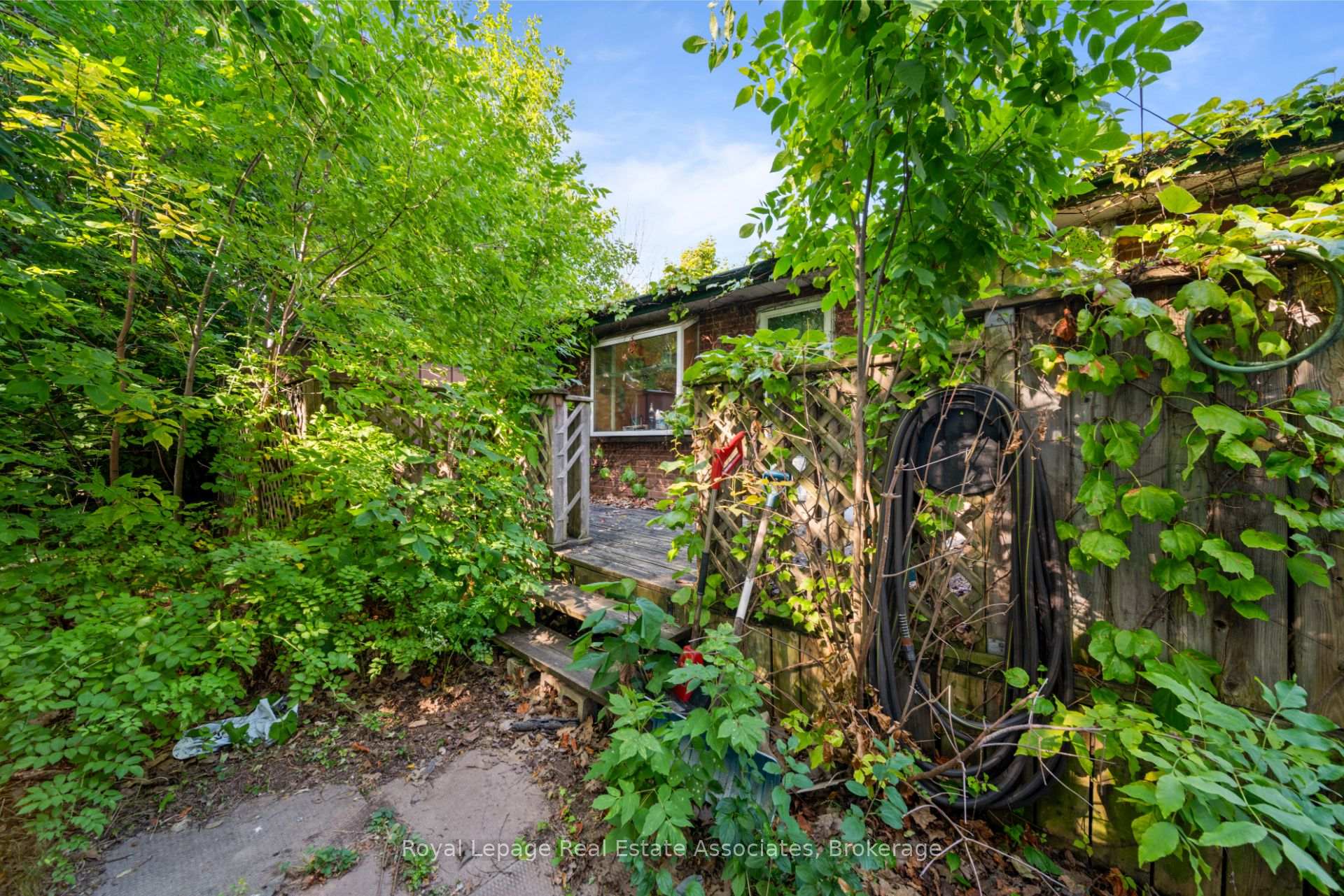 Photo 10 of 178 Boxley Road, Burlington, Appleby — HOMEH