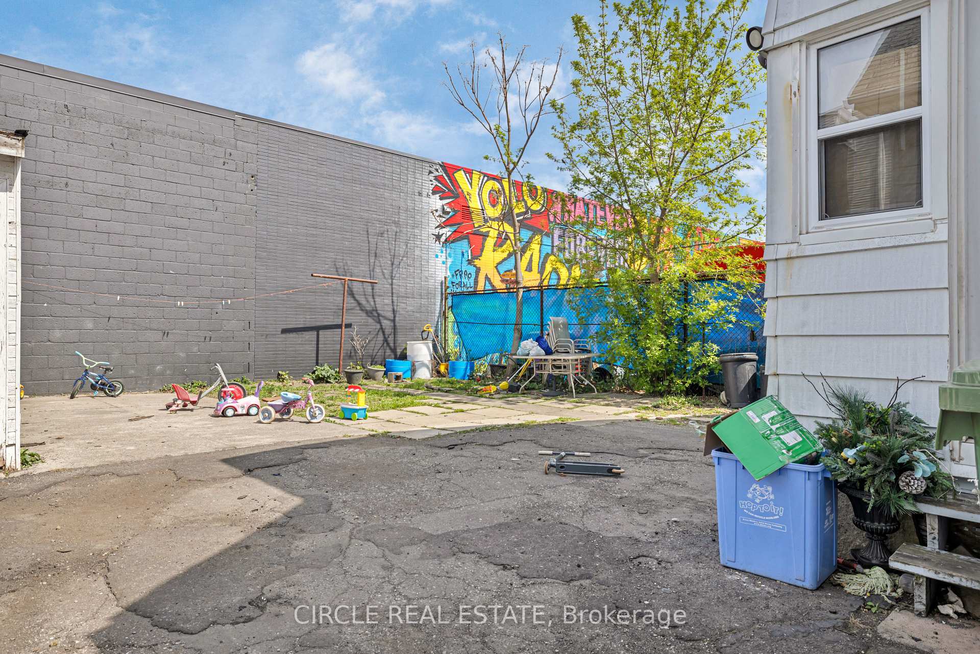 Photo 14 of 416 Erie Street E, Windsor — HOMEH