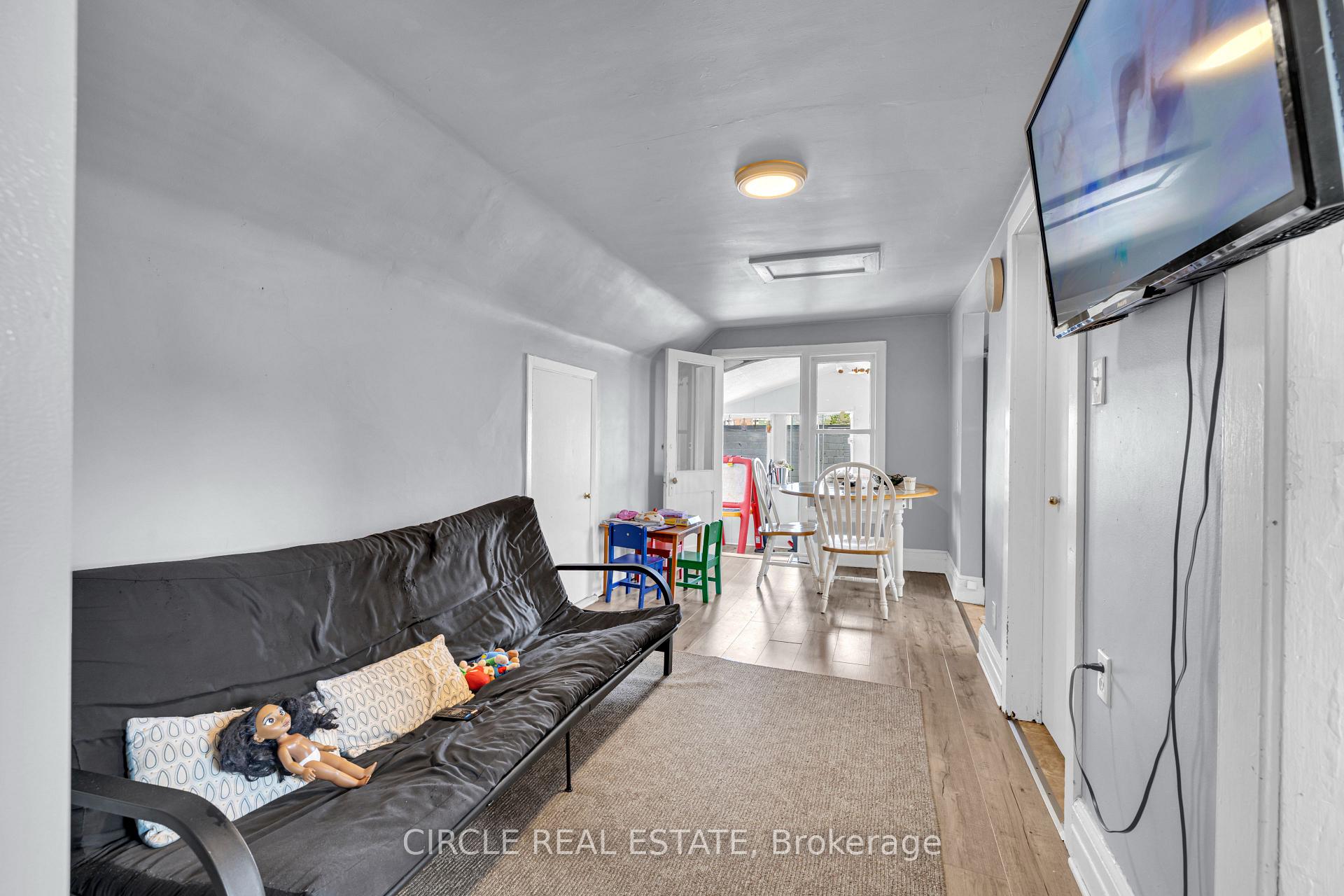 Photo 41 of 416 Erie Street E, Windsor — HOMEH