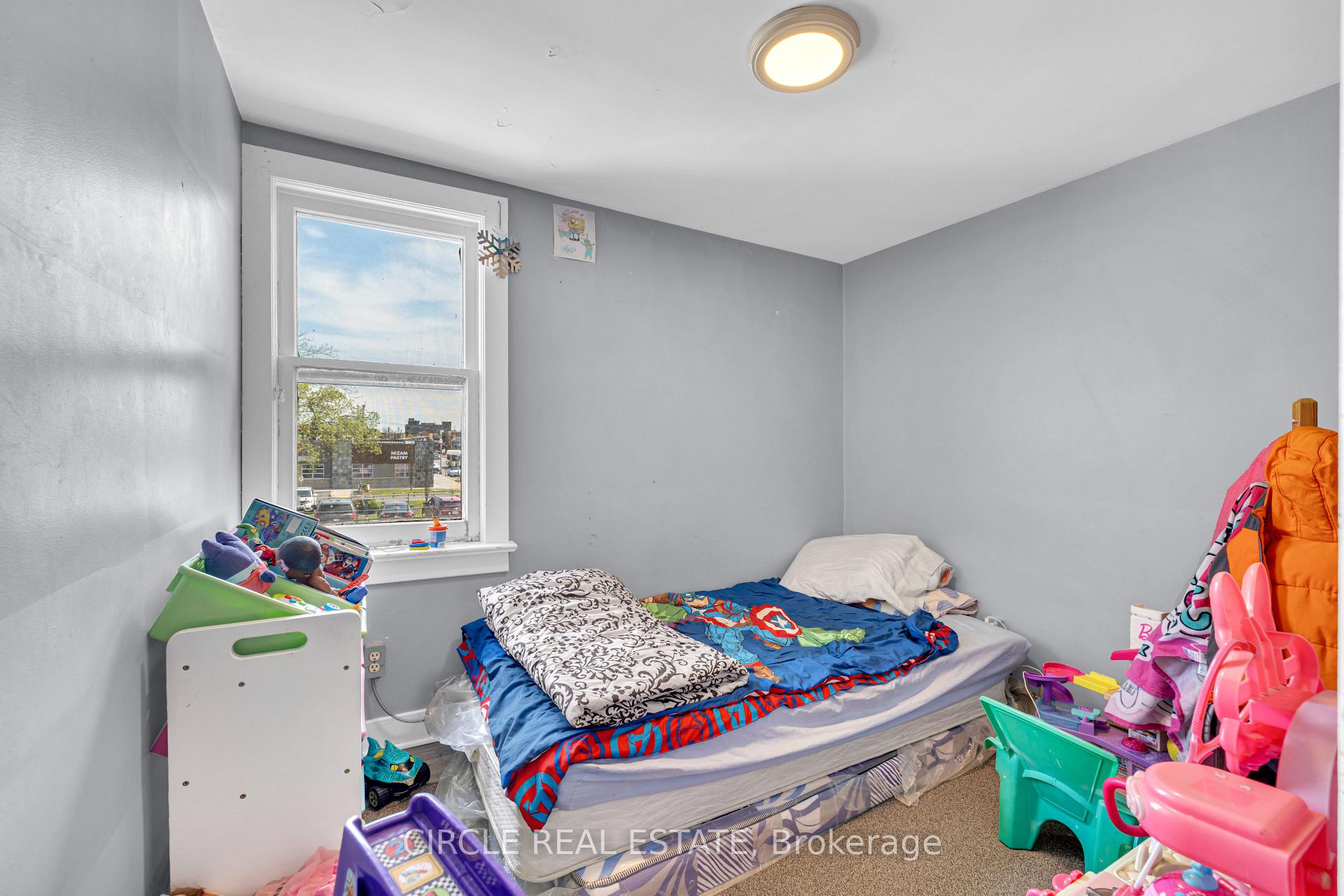Photo 43 of 416 Erie Street E, Windsor — HOMEH