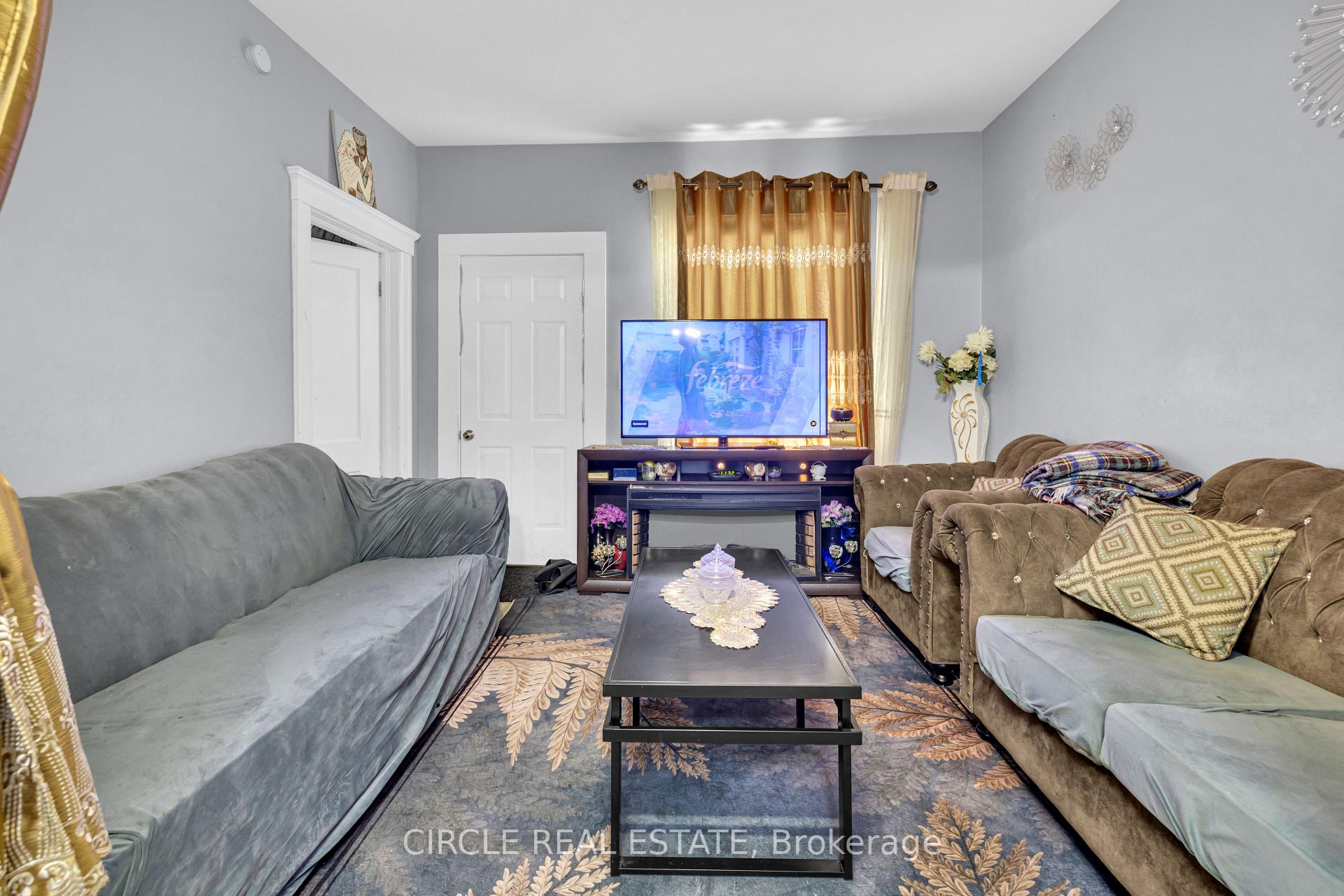Photo 23 of 416 Erie Street E, Windsor — HOMEH