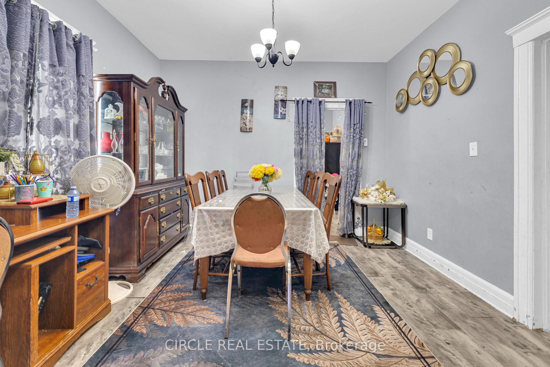 Photo 24 of 416 Erie Street E, Windsor — HOMEH