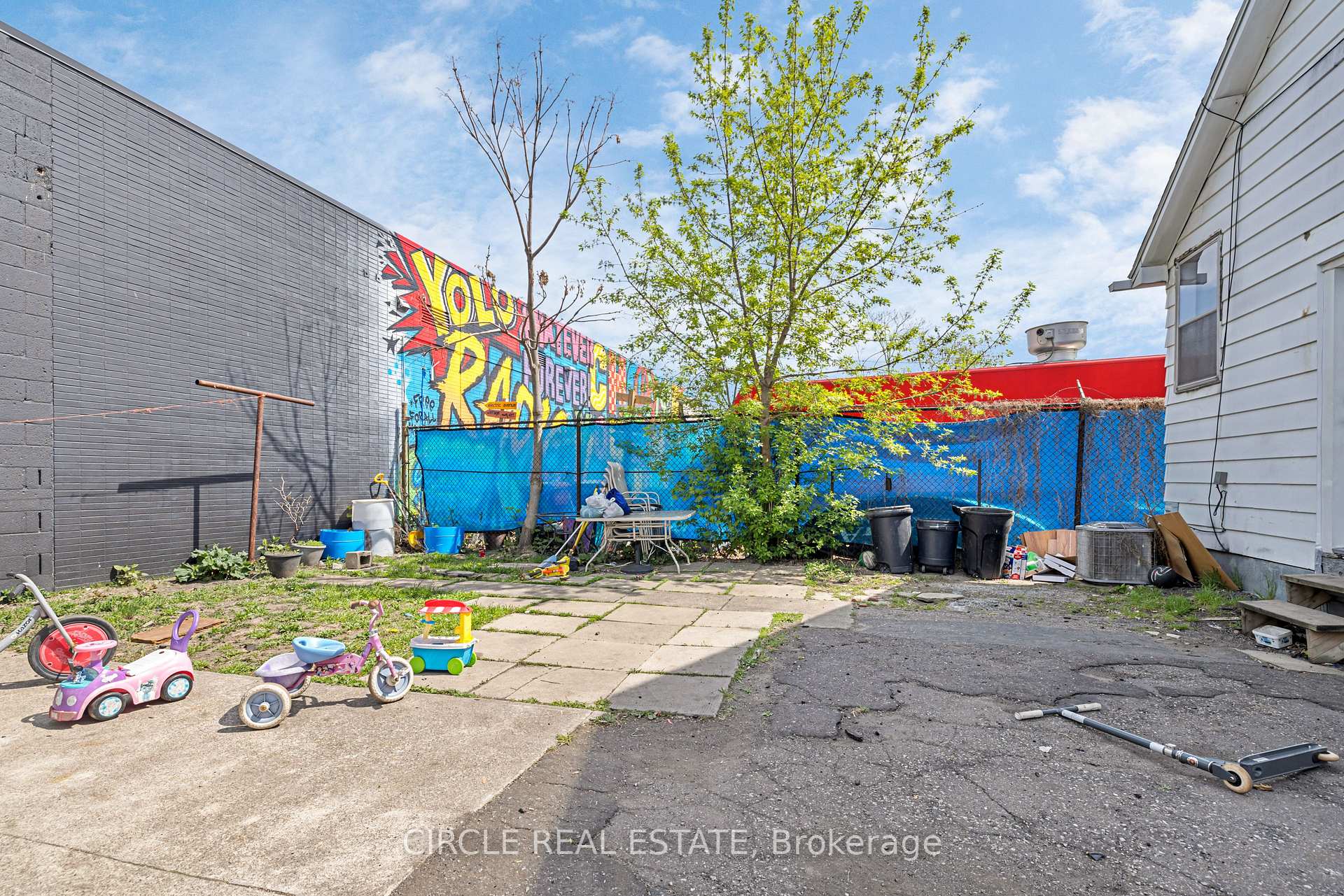 Photo 35 of 416 Erie Street E, Windsor — HOMEH