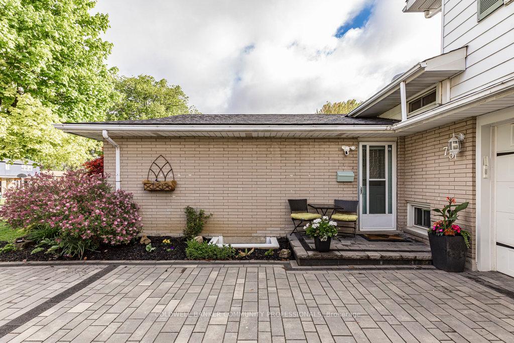 Photo 2 of 75 Mountbatten Drive, Hamilton, Rolston — HOMEH