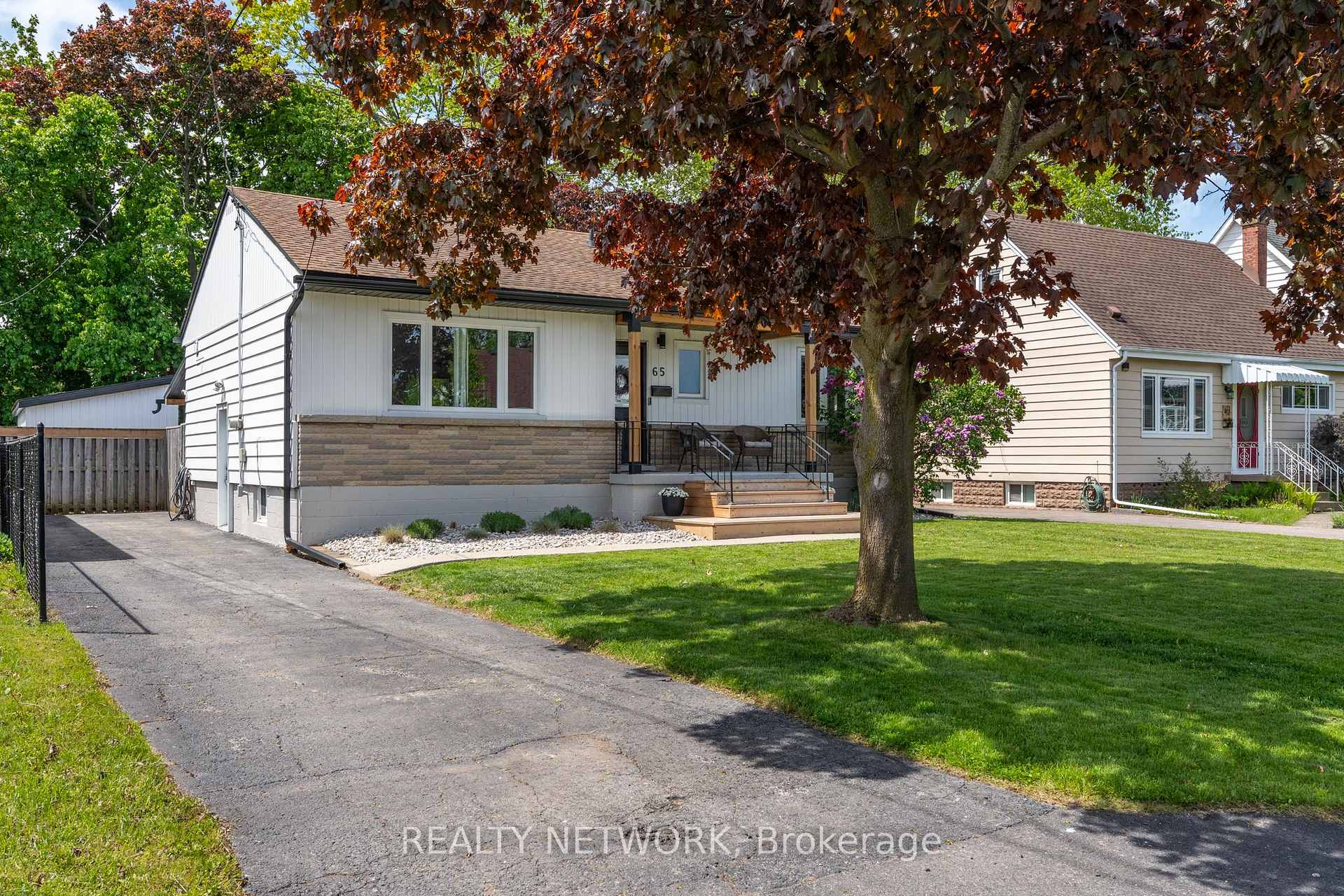 Photo 3 of 65 Glenview Drive, Hamilton, Stoney Creek — HOMEH