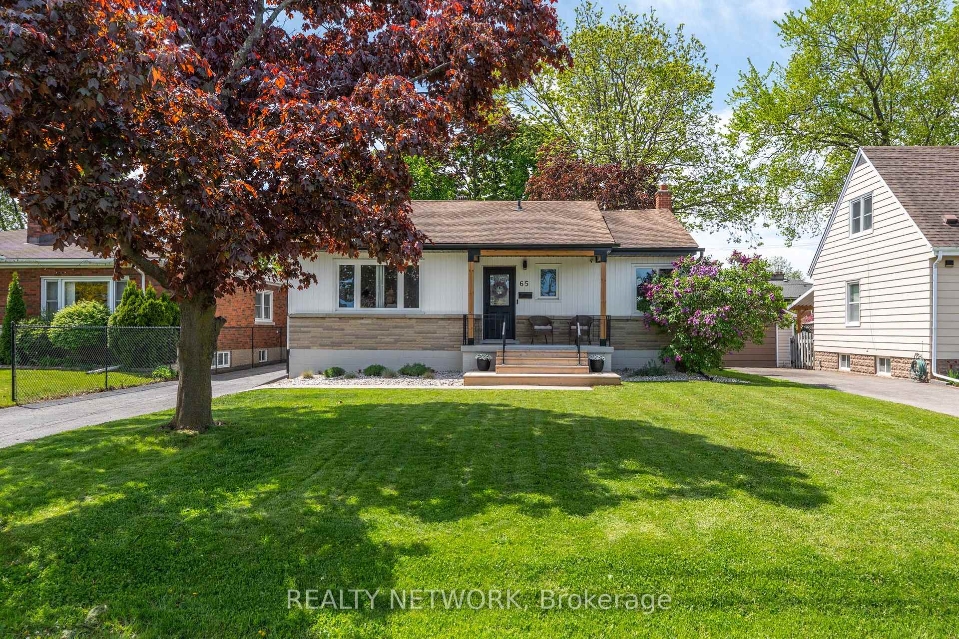 Photo 4 of 65 Glenview Drive, Hamilton, Stoney Creek — HOMEH