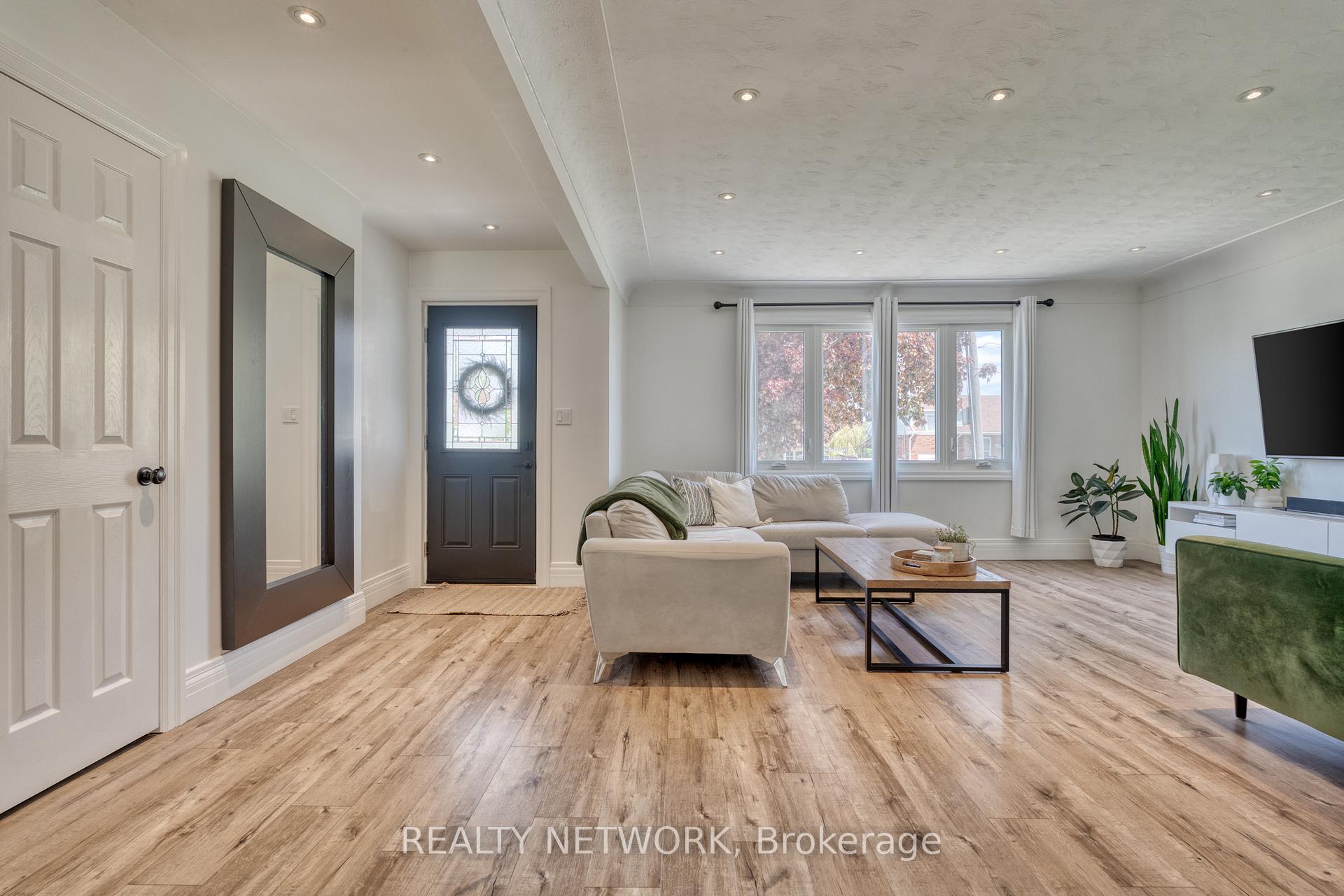 Photo 7 of 65 Glenview Drive, Hamilton, Stoney Creek — HOMEH