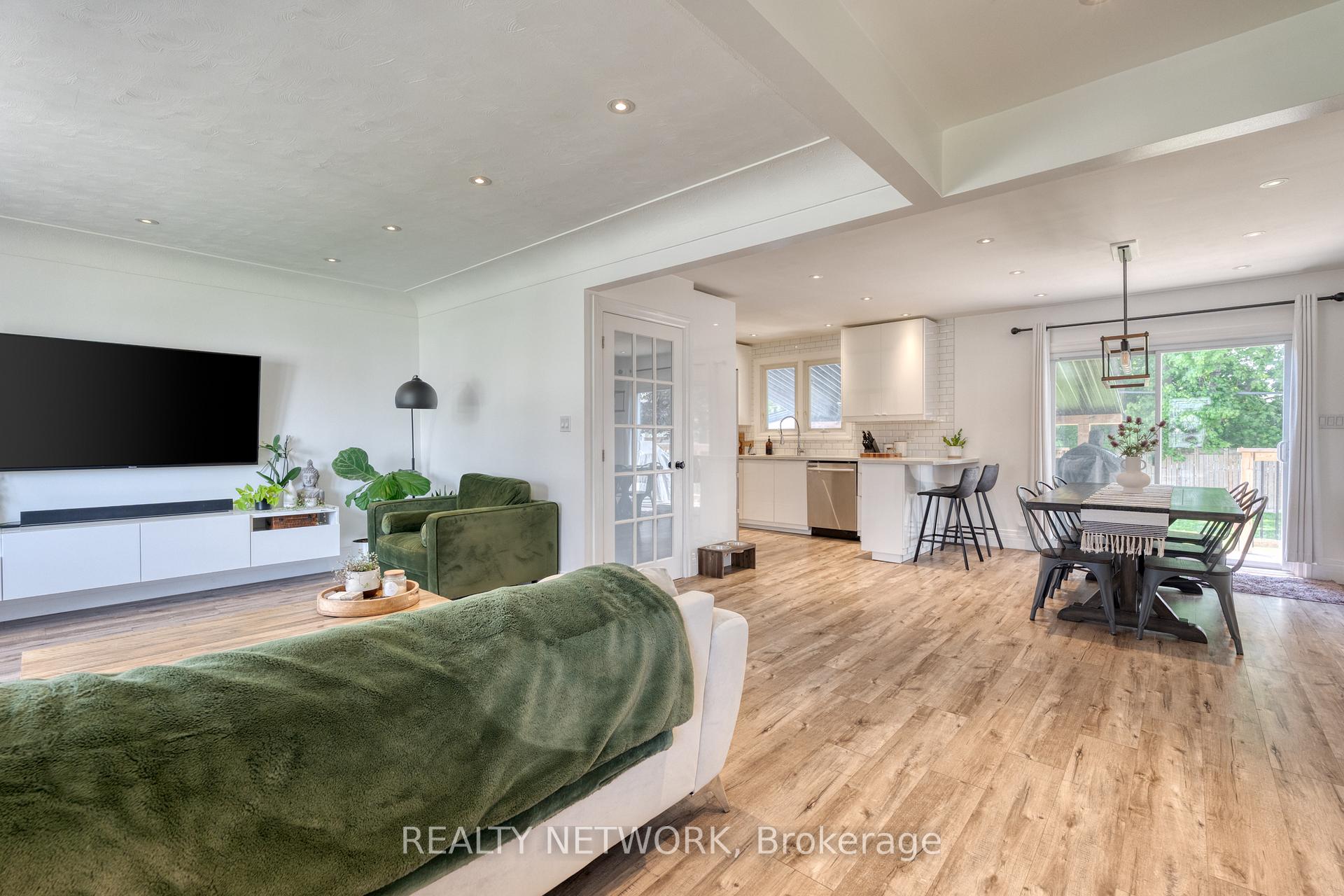 Photo 8 of 65 Glenview Drive, Hamilton, Stoney Creek — HOMEH