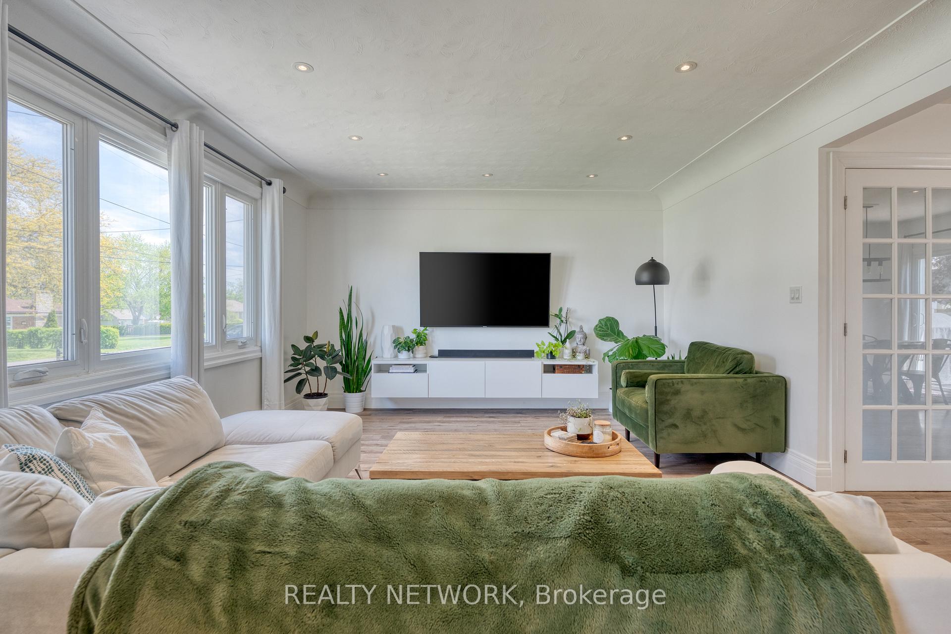 Photo 9 of 65 Glenview Drive, Hamilton, Stoney Creek — HOMEH