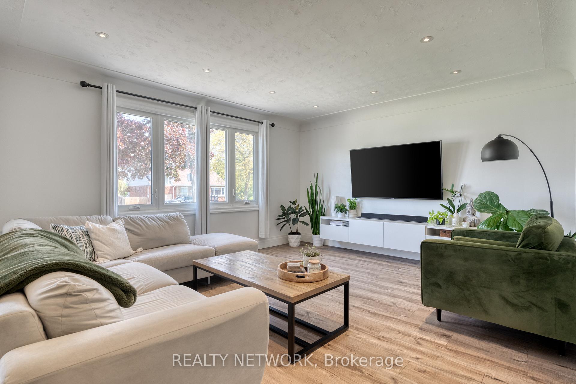 Photo 10 of 65 Glenview Drive, Hamilton, Stoney Creek — HOMEH