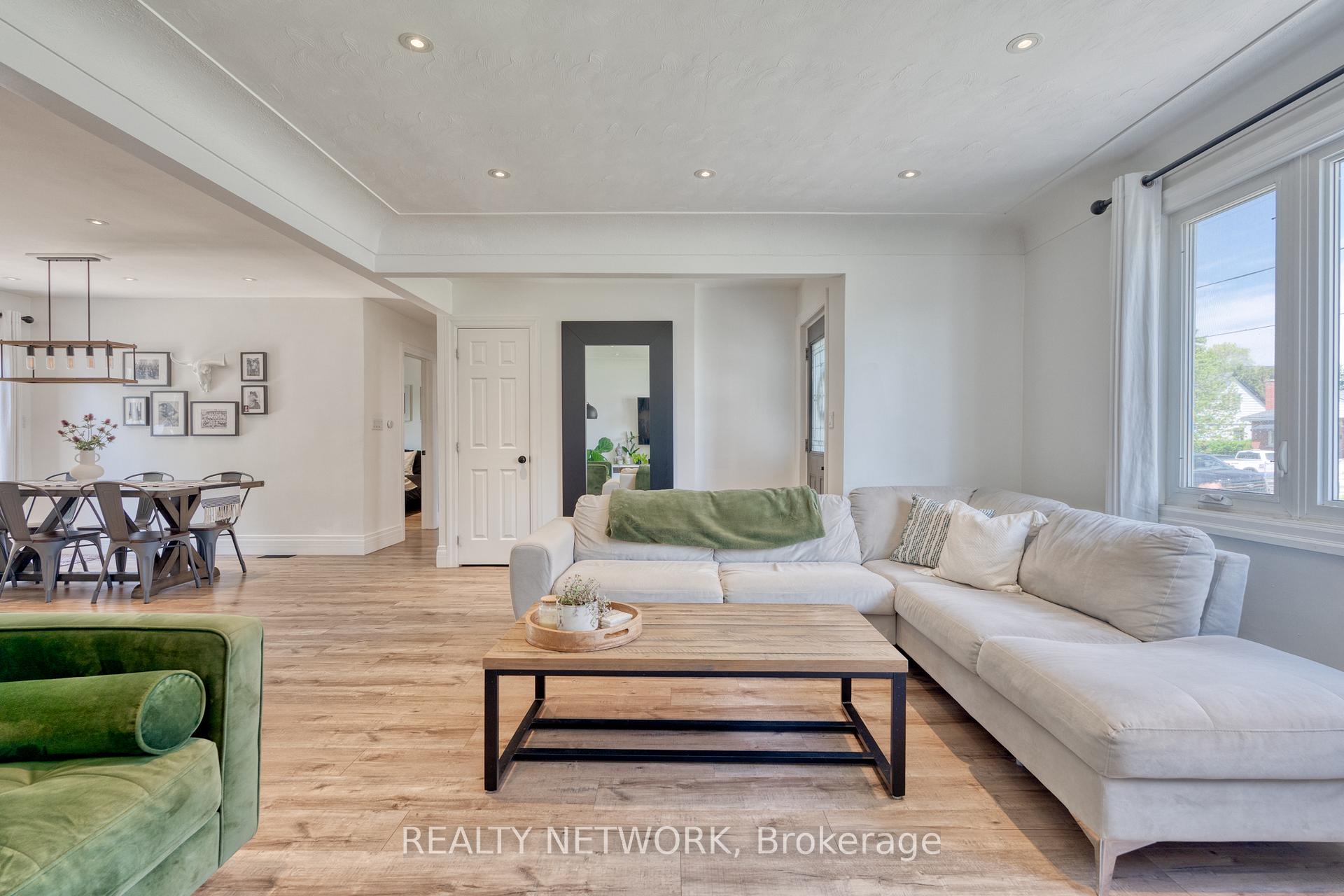 Photo 11 of 65 Glenview Drive, Hamilton, Stoney Creek — HOMEH