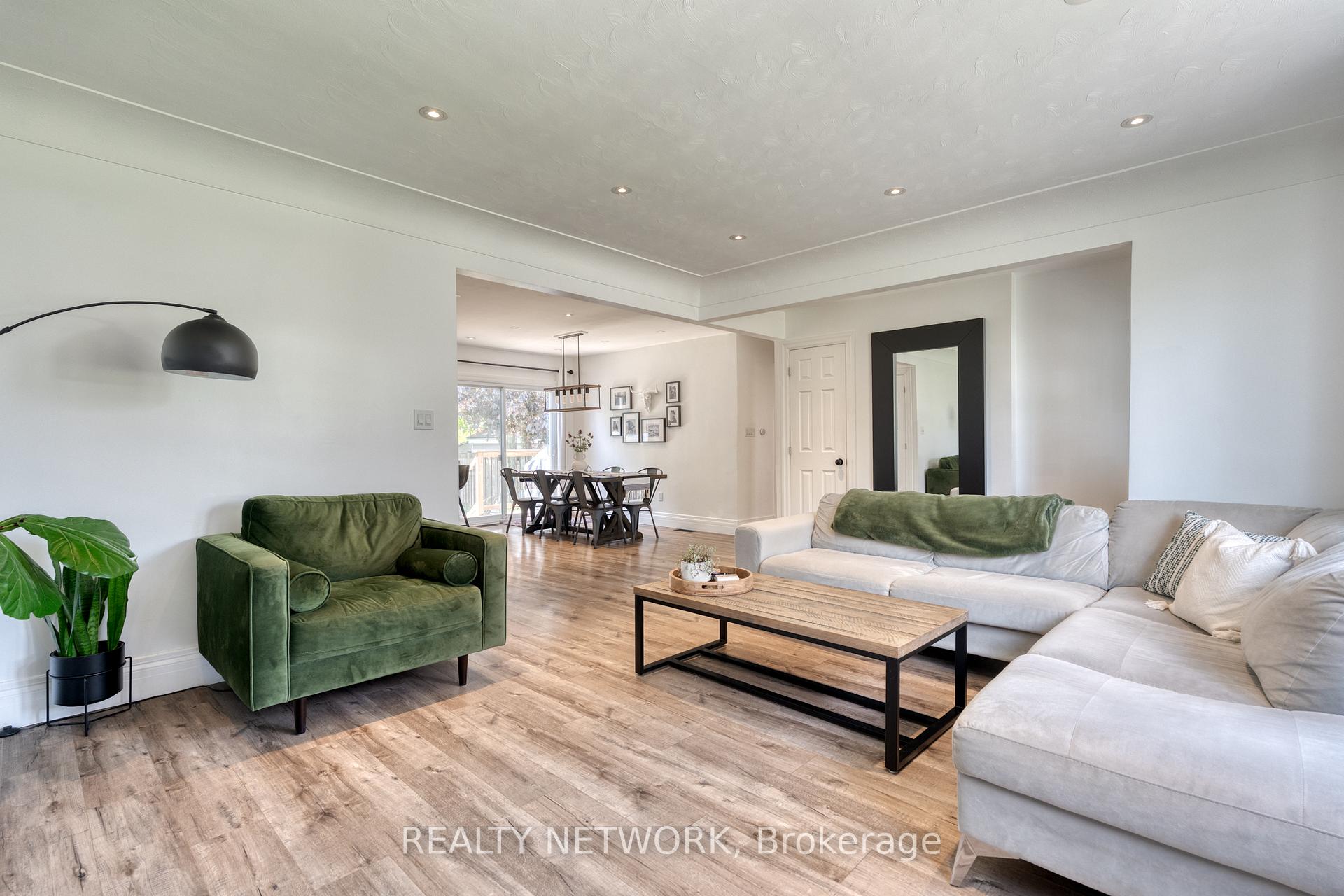 Photo 12 of 65 Glenview Drive, Hamilton, Stoney Creek — HOMEH