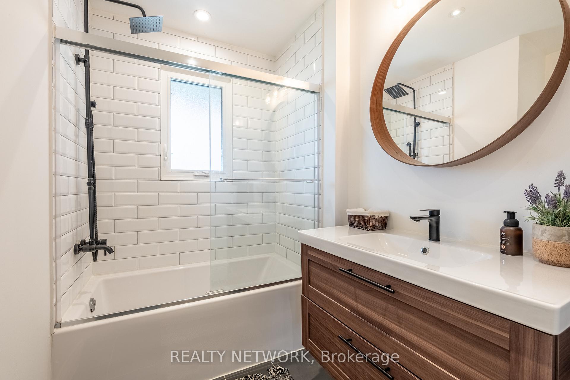 Photo 23 of 65 Glenview Drive, Hamilton, Stoney Creek — HOMEH