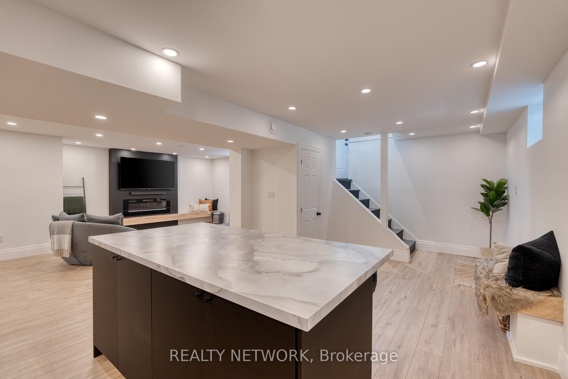 Photo 25 of 65 Glenview Drive, Hamilton, Stoney Creek — HOMEH
