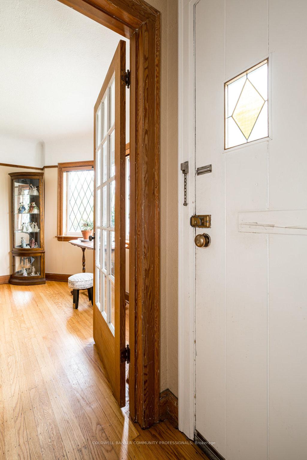 Photo 5 of 60 Longwood Road S, Hamilton, Westdale — HOMEH