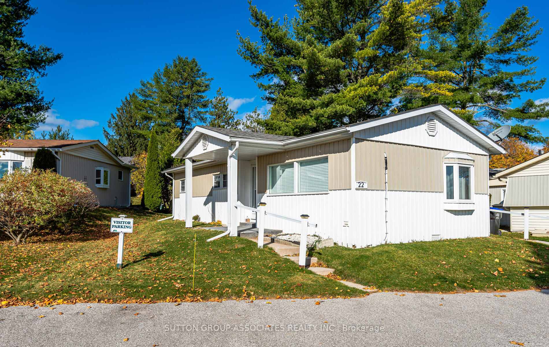 Photo 4 of 22 Trefoil Drive, Innisfil, Rural Innisfil — HOMEH