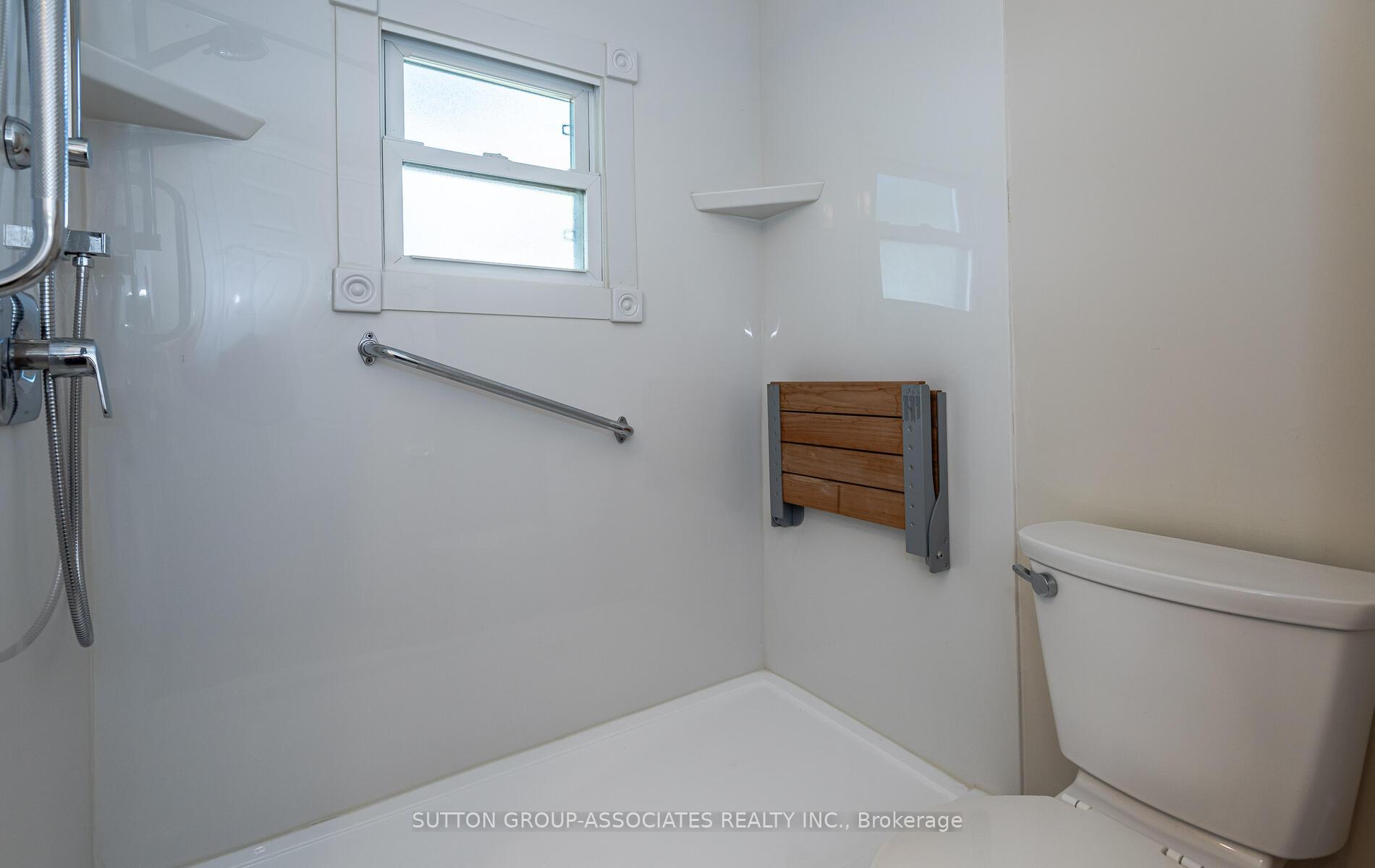 Photo 43 of 22 Trefoil Drive, Innisfil, Rural Innisfil — HOMEH
