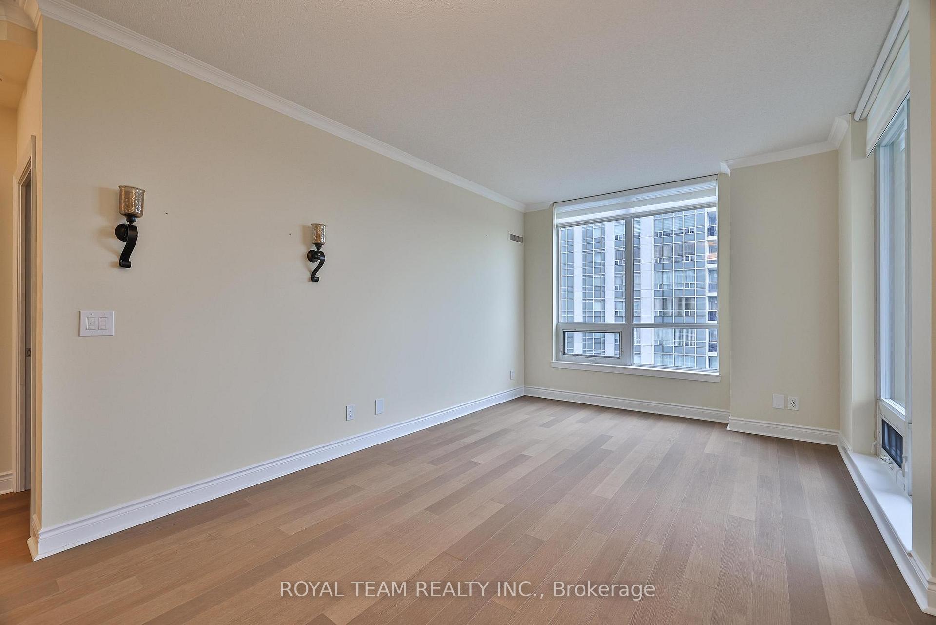Photo 11 of Unit 1105, 7 North Park Road, Vaughan, Beverley Glen — HOMEH