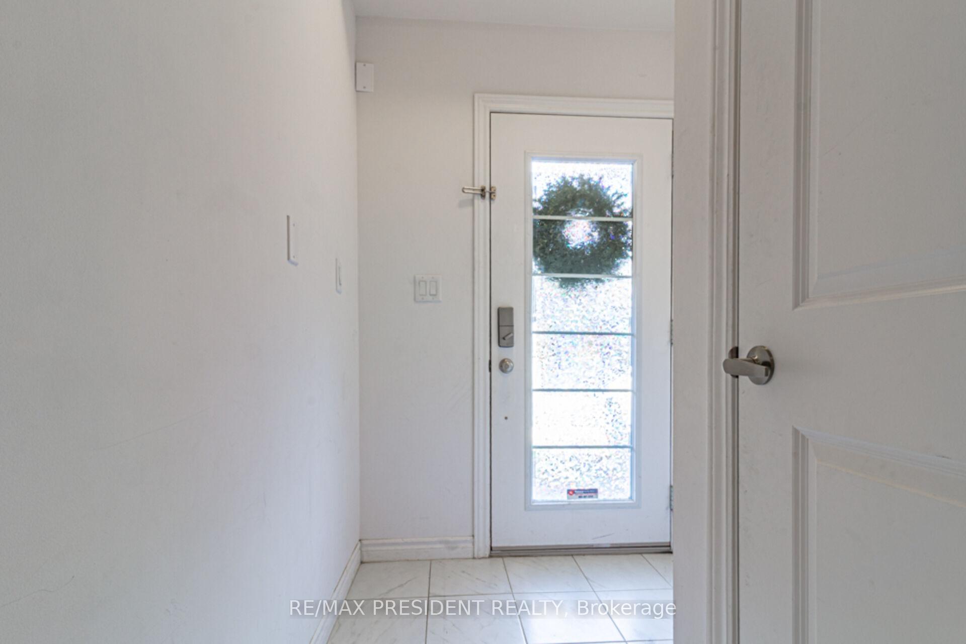 Photo 3 of Unit 61, 61 Soho Street, Hamilton, Stoney Creek Mountain — HOMEH