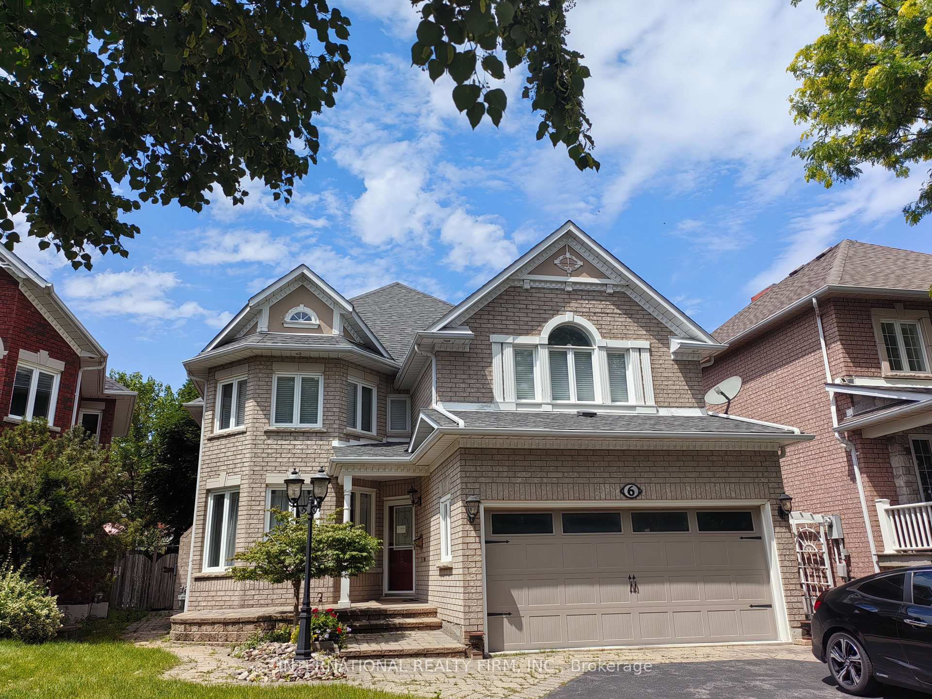 Photo 2 of 6 Mortimer Crescent, Ajax, Central West — HOMEH