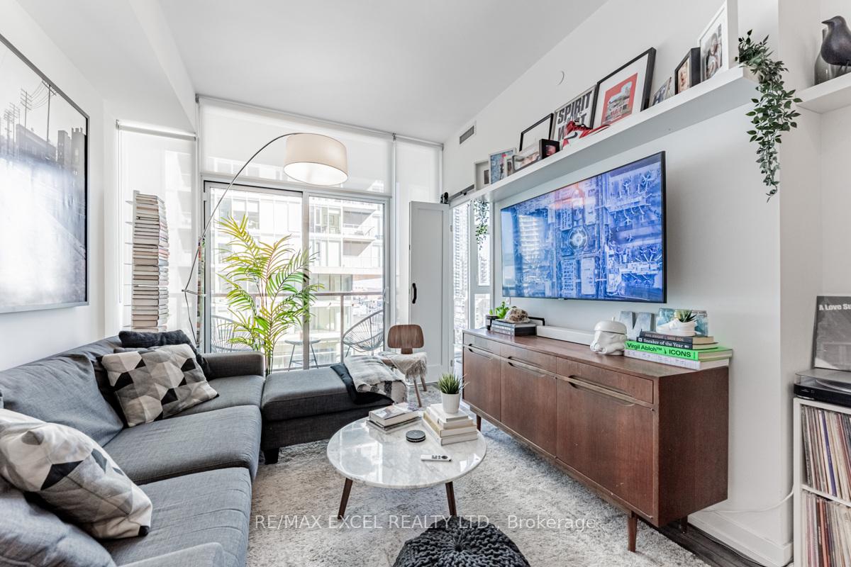 Photo 6 of Unit 504, 33 Helendale Avenue, Toronto, Yonge-Eglinton — HOMEH